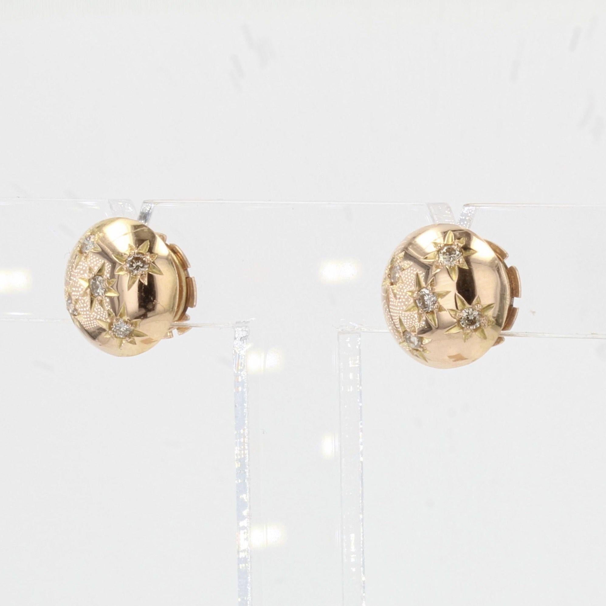 Rétro Boucles d'oreilles en forme de dôme en or jaune 18 carats et diamants, France, années 1950 en vente