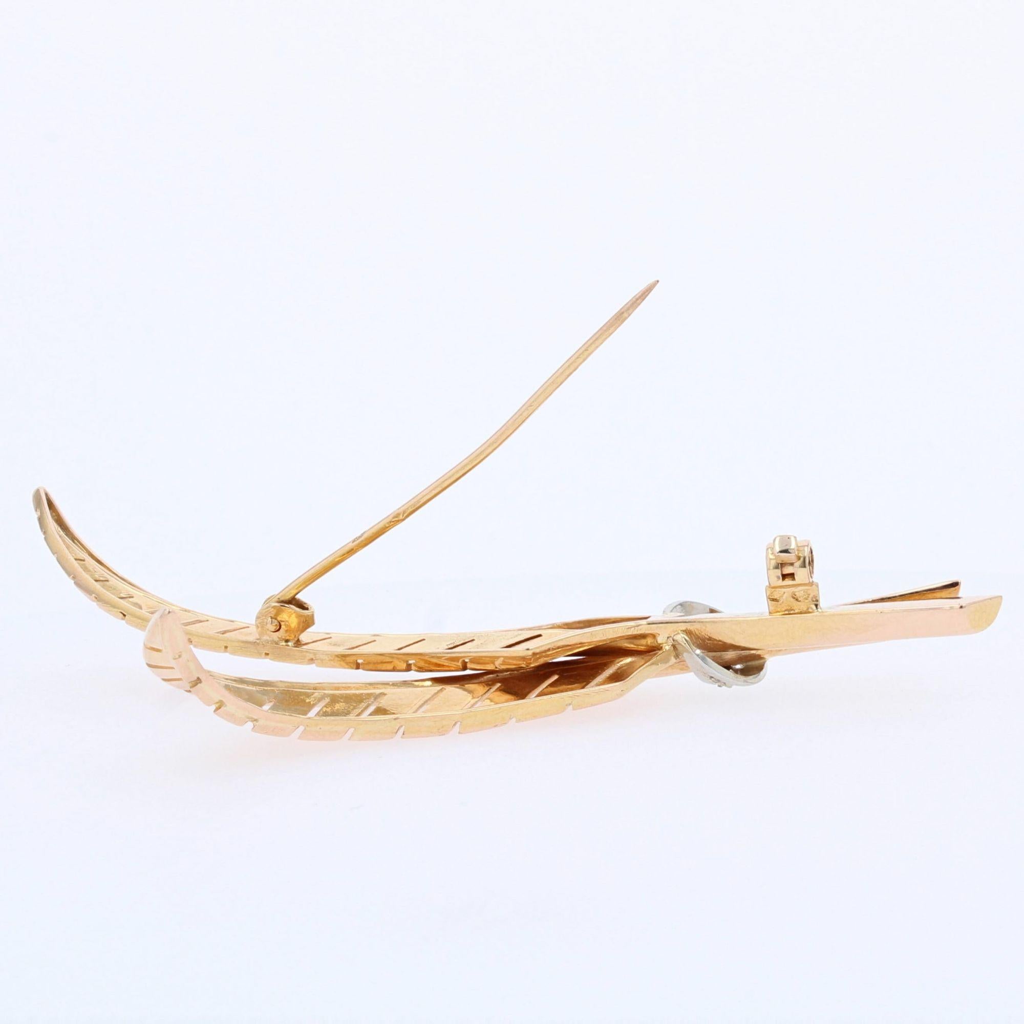 French 1950s Diamonds 18 Karat Yellow Gold Fern Leaves Brooch For Sale 4