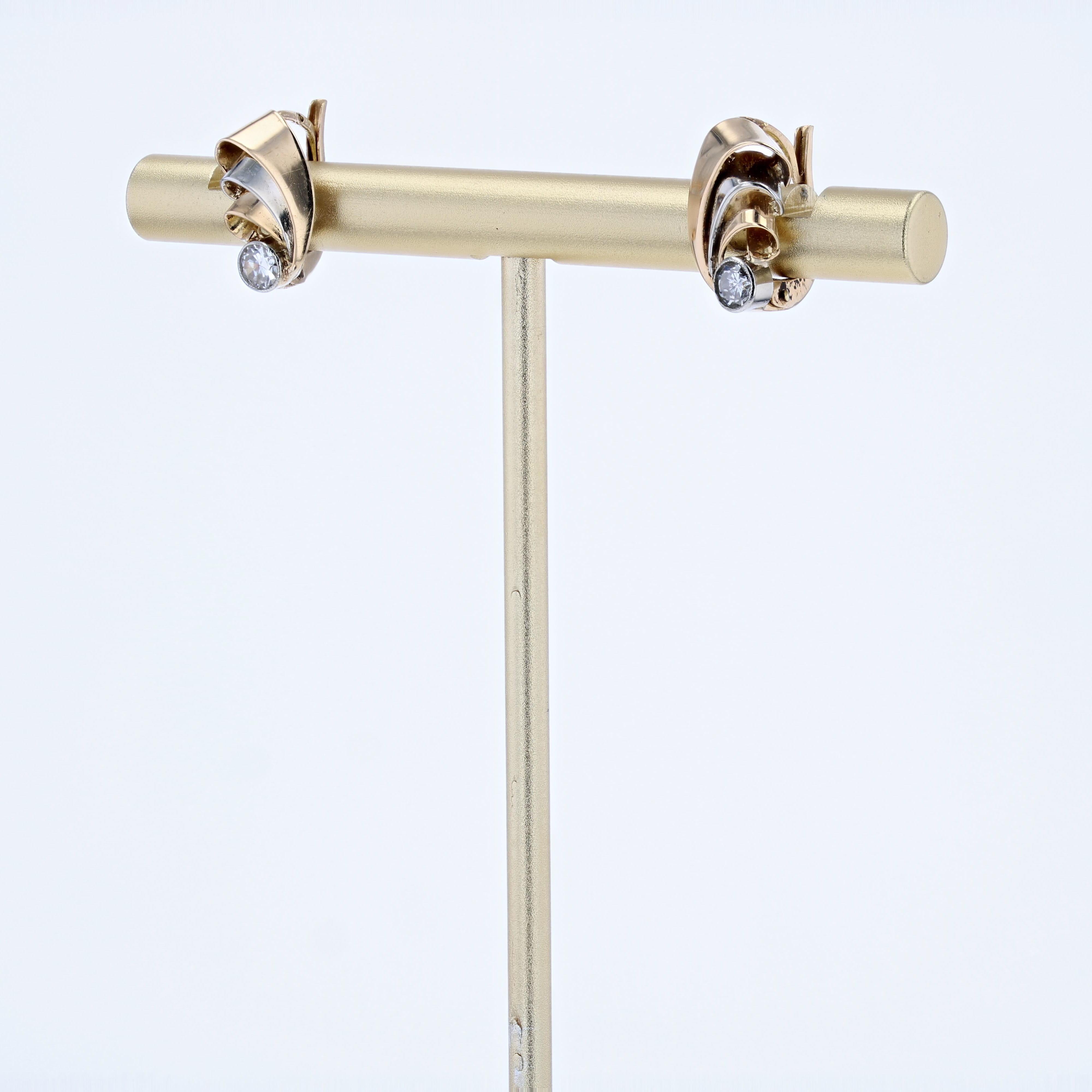 Boucles d'oreilles ruban en or jaune blanc 18 carats, diamants français des années 1950 Bon état - En vente à Poitiers, FR
