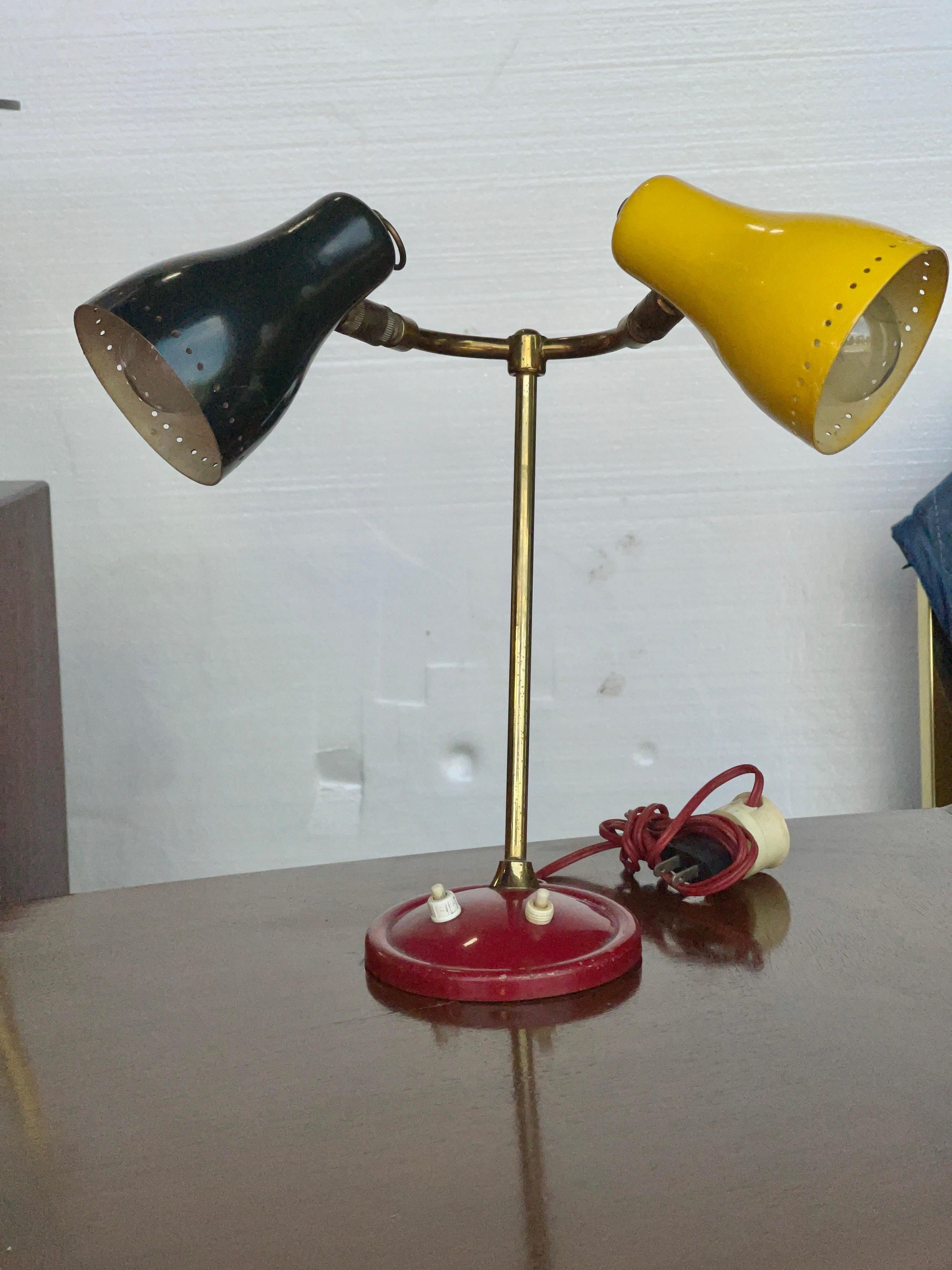 Milieu du XXe siècle Lampe de bureau à deux têtes des années 50 en vente