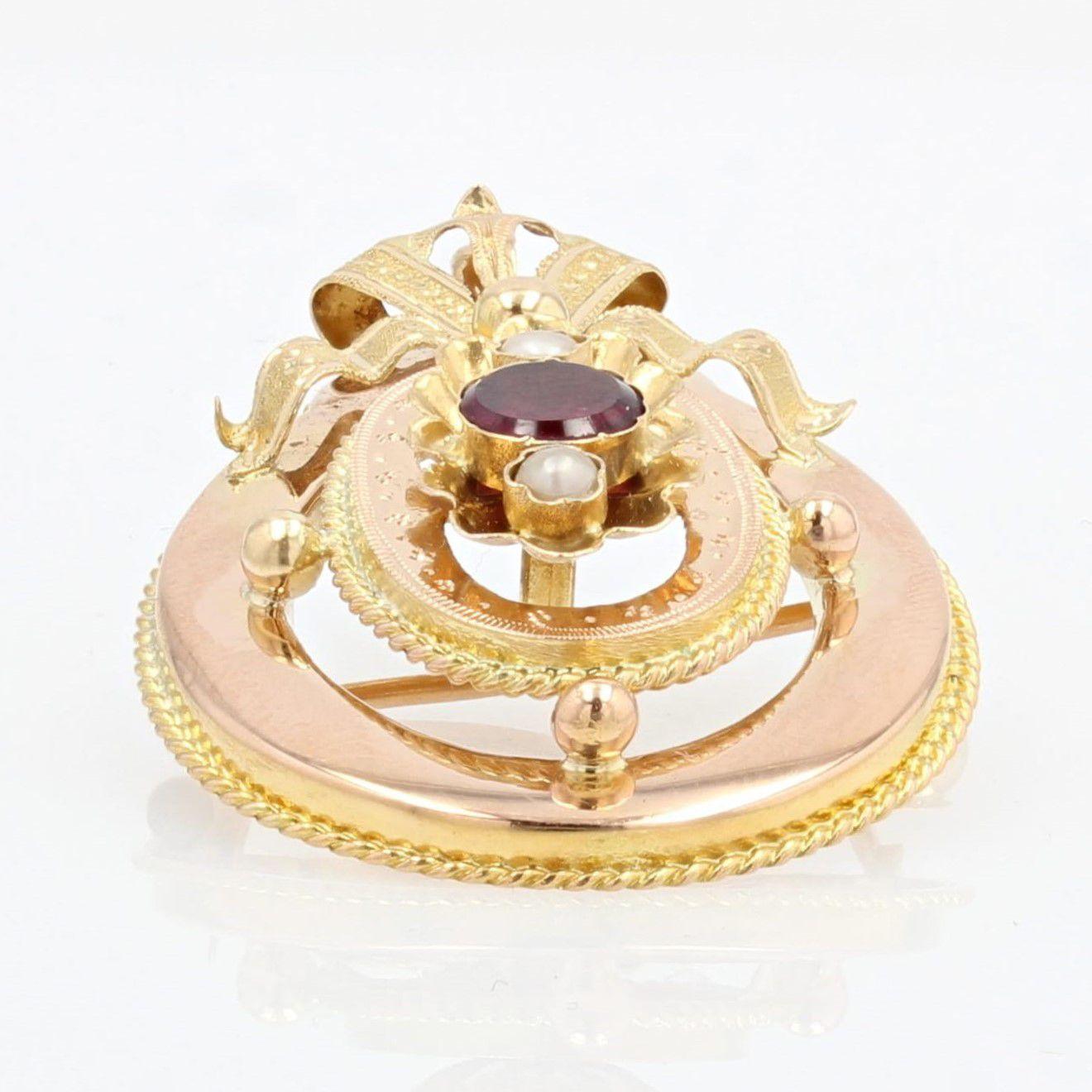 French 1950s Garnet Natural Pearl 18 Karat Yellow Gold Brooch Pendant In Good Condition For Sale In Poitiers, FR
