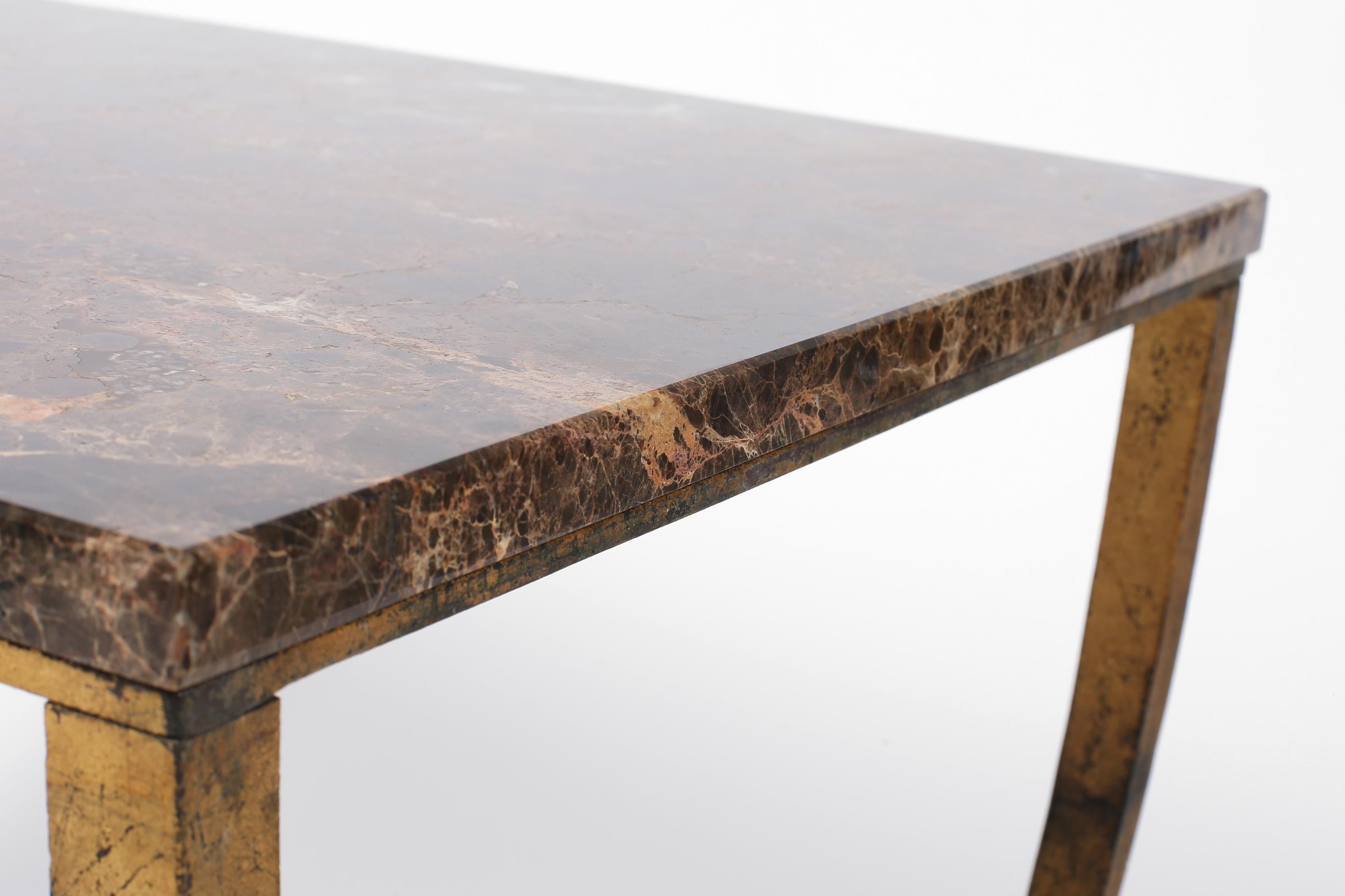 Table d'appoint en fer doré et marbre des années 1950 en vente 5
