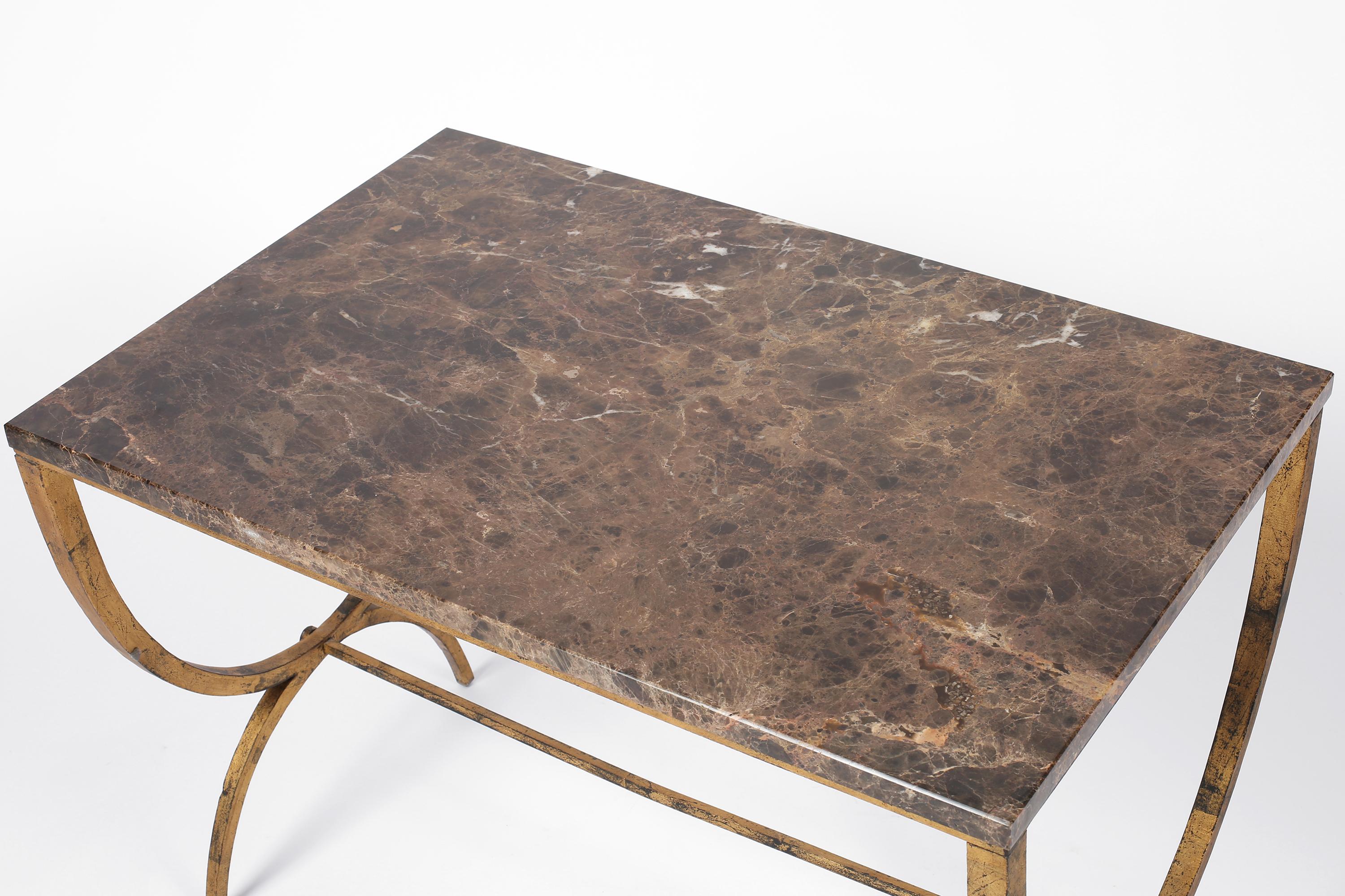 Table d'appoint en fer doré et marbre des années 1950 en vente 9