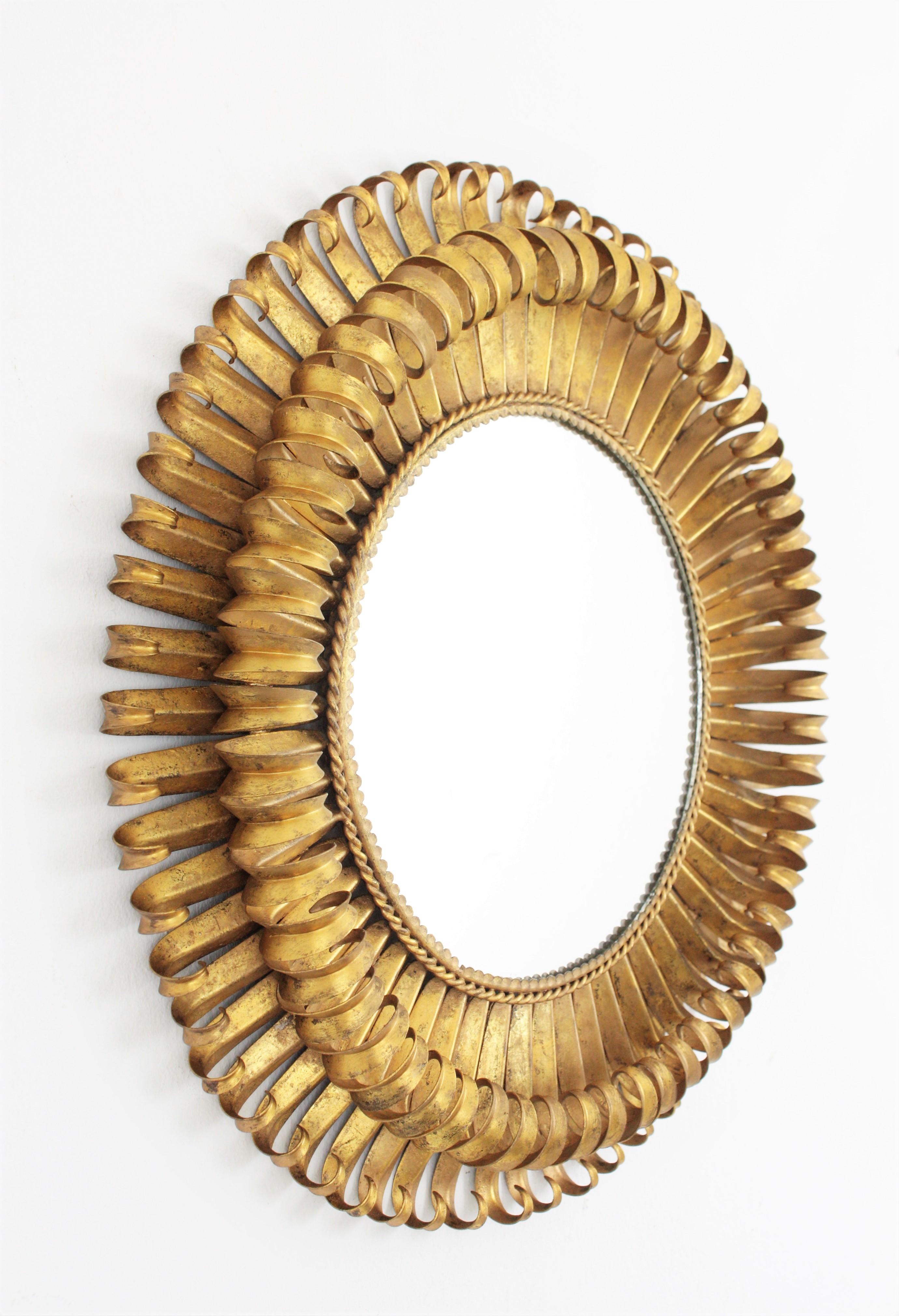 Mid-20th Century French 1950s Gold Leaf Gilt Iron Hand-Hammered Eyelash Round Sunburst Mirror