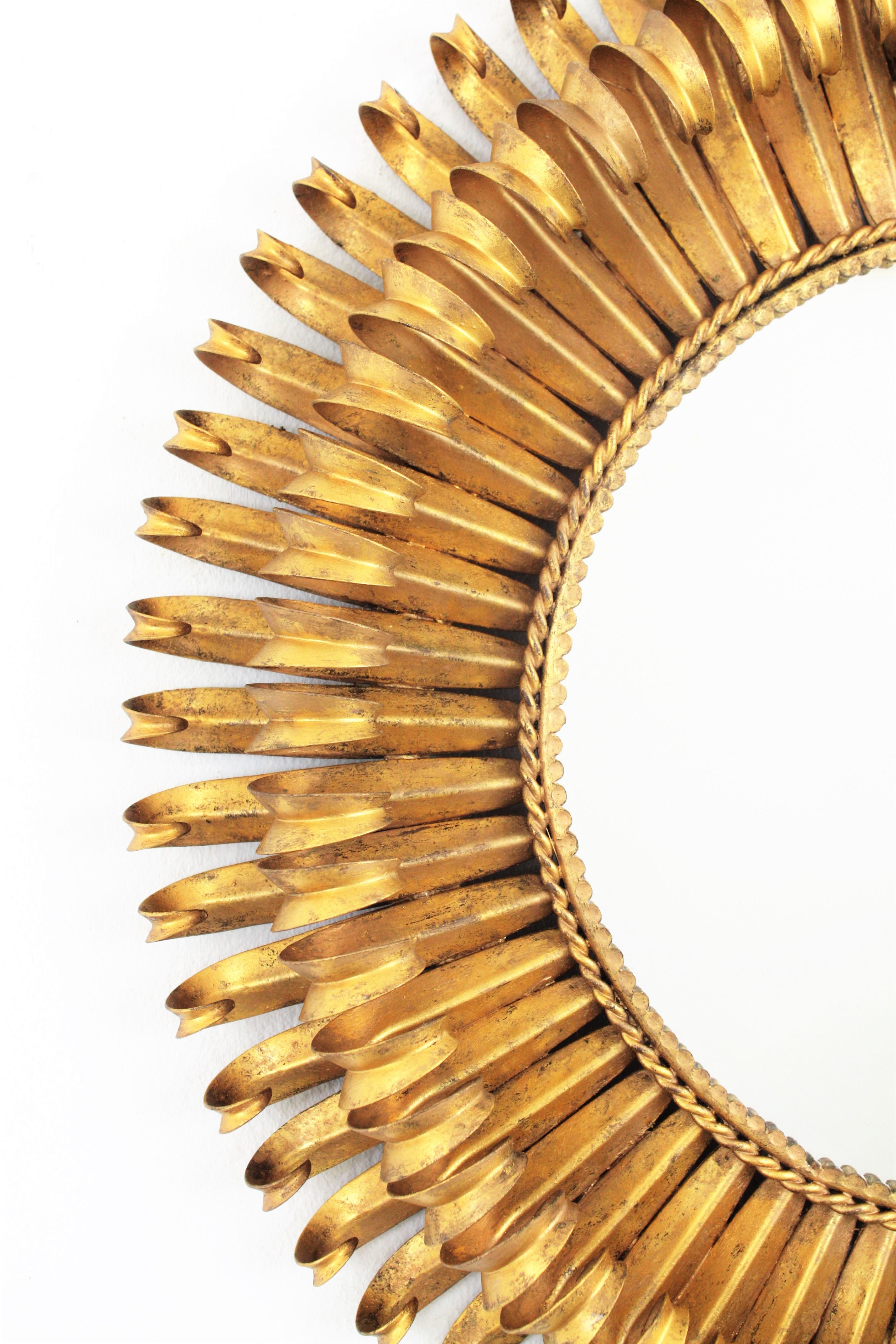 French 1950s Gold Leaf Gilt Iron Hand-Hammered Eyelash Round Sunburst Mirror 4