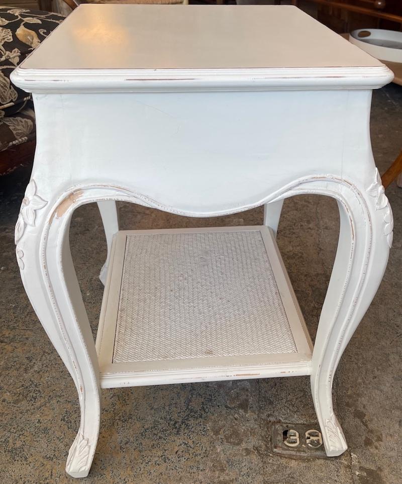 Hand-Carved French 1950s Hand-Painted Nightstand With Carved Legs 1 Drawer and Wicker Shelf For Sale