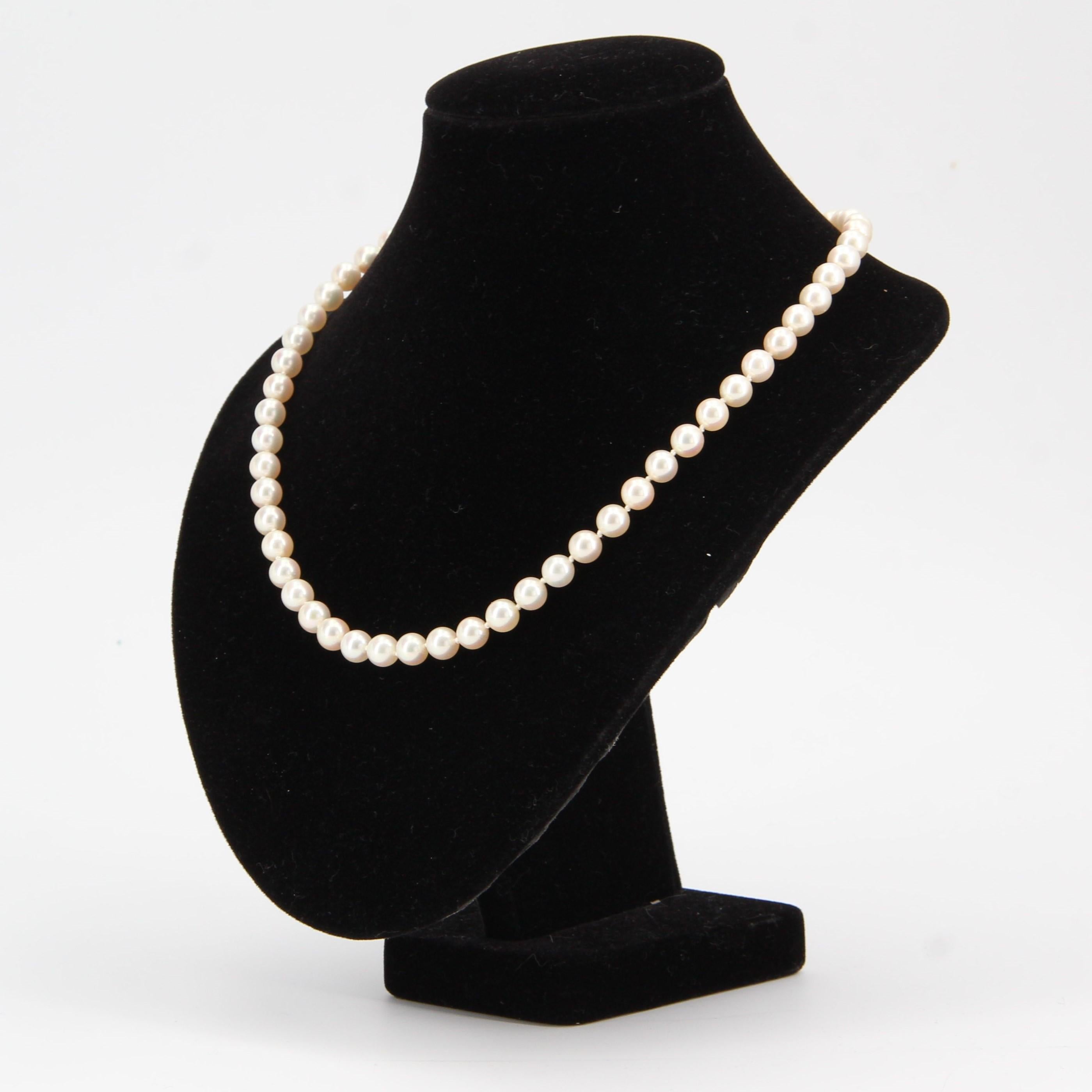 French 1950s Japanese Cultured Pearls Chocker Necklace en vente 4