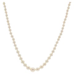 Retro French 1950s Japanese Pearly White Orient Cultured Pearl Falling Necklace