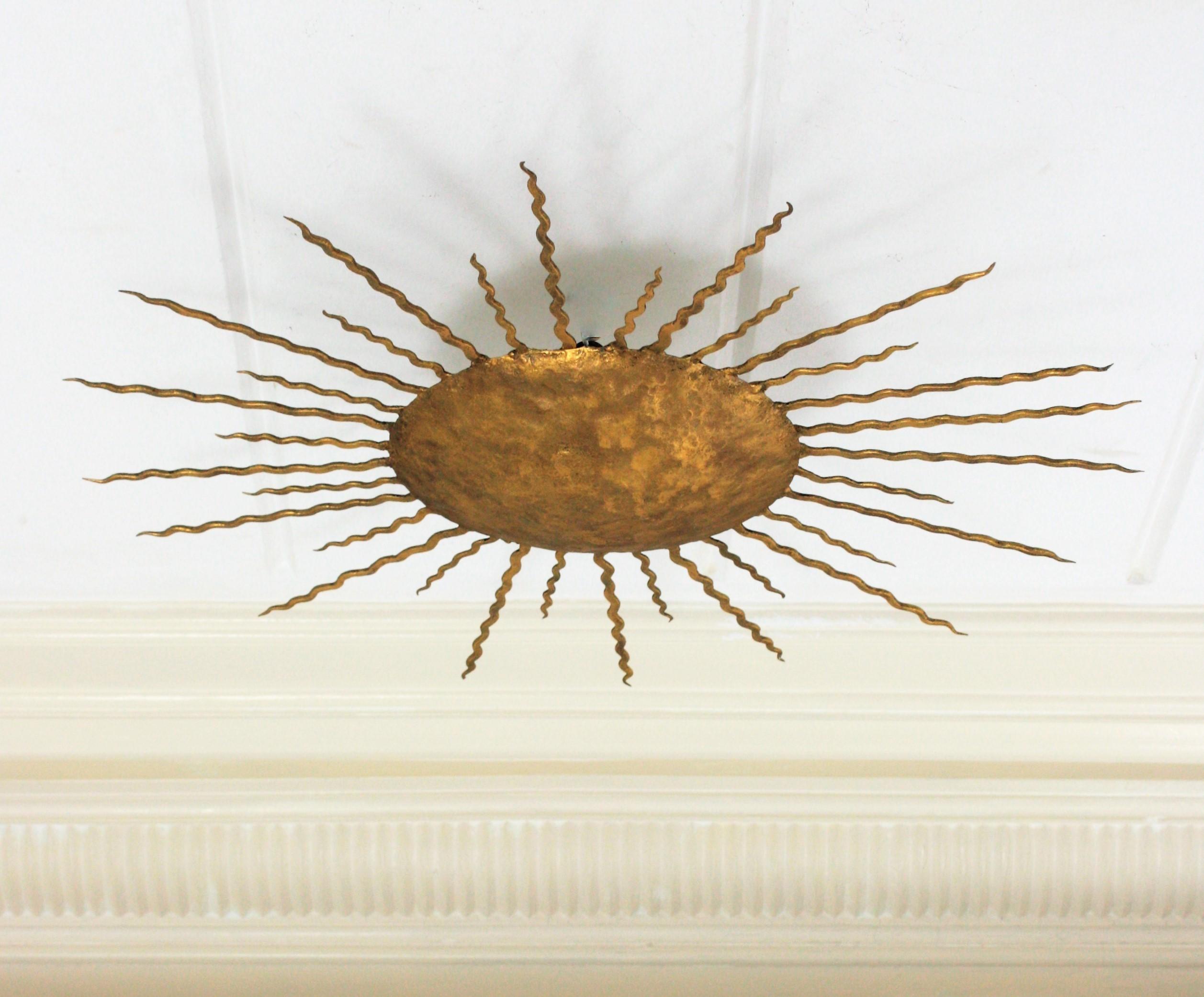 Sunburst Wrought Gilt Iron Flush Mount or Wall Light, France, 1950s In Good Condition In Barcelona, ES