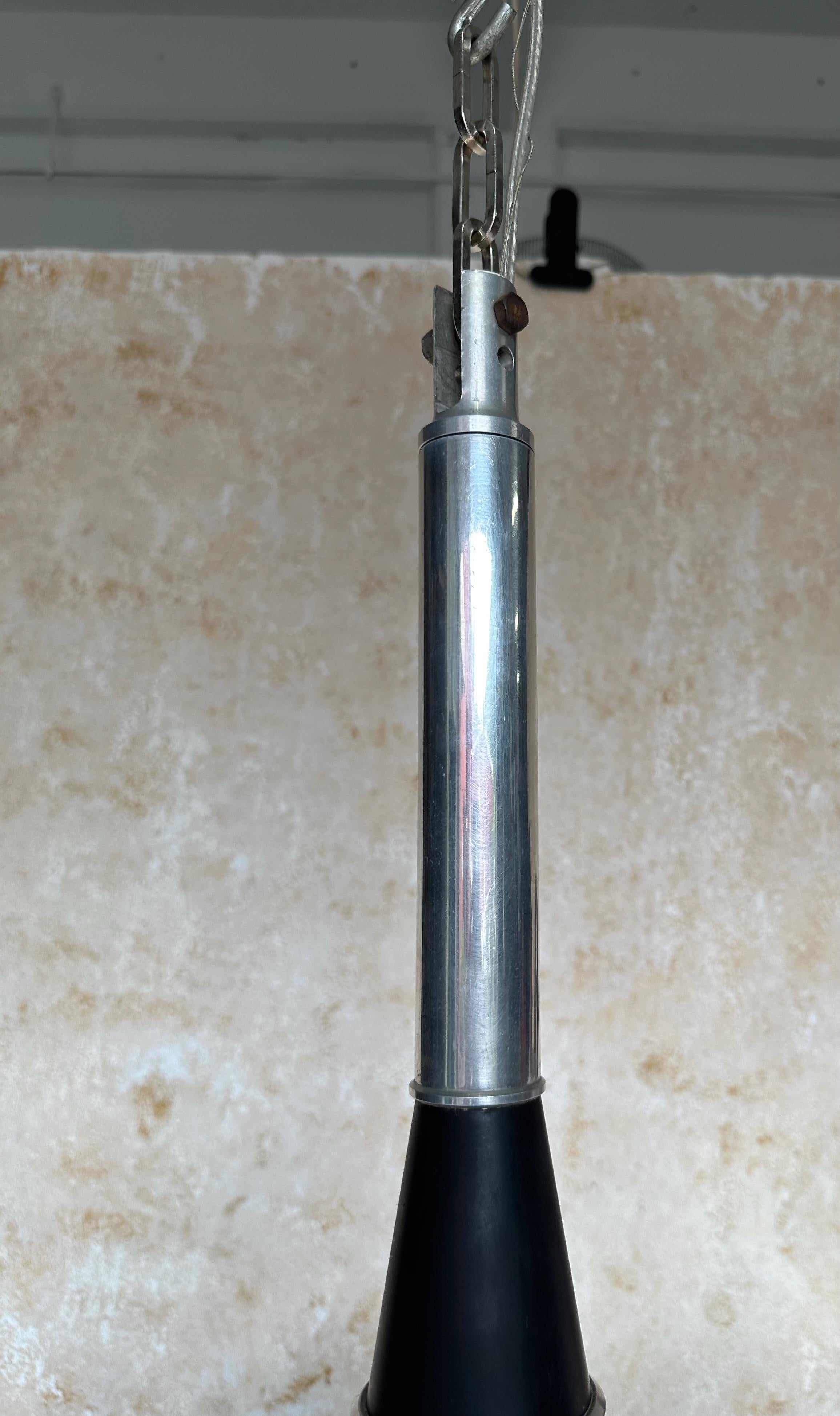 Lampadario francese di metà secolo moderno in alluminio degli anni '50 in vendita 7