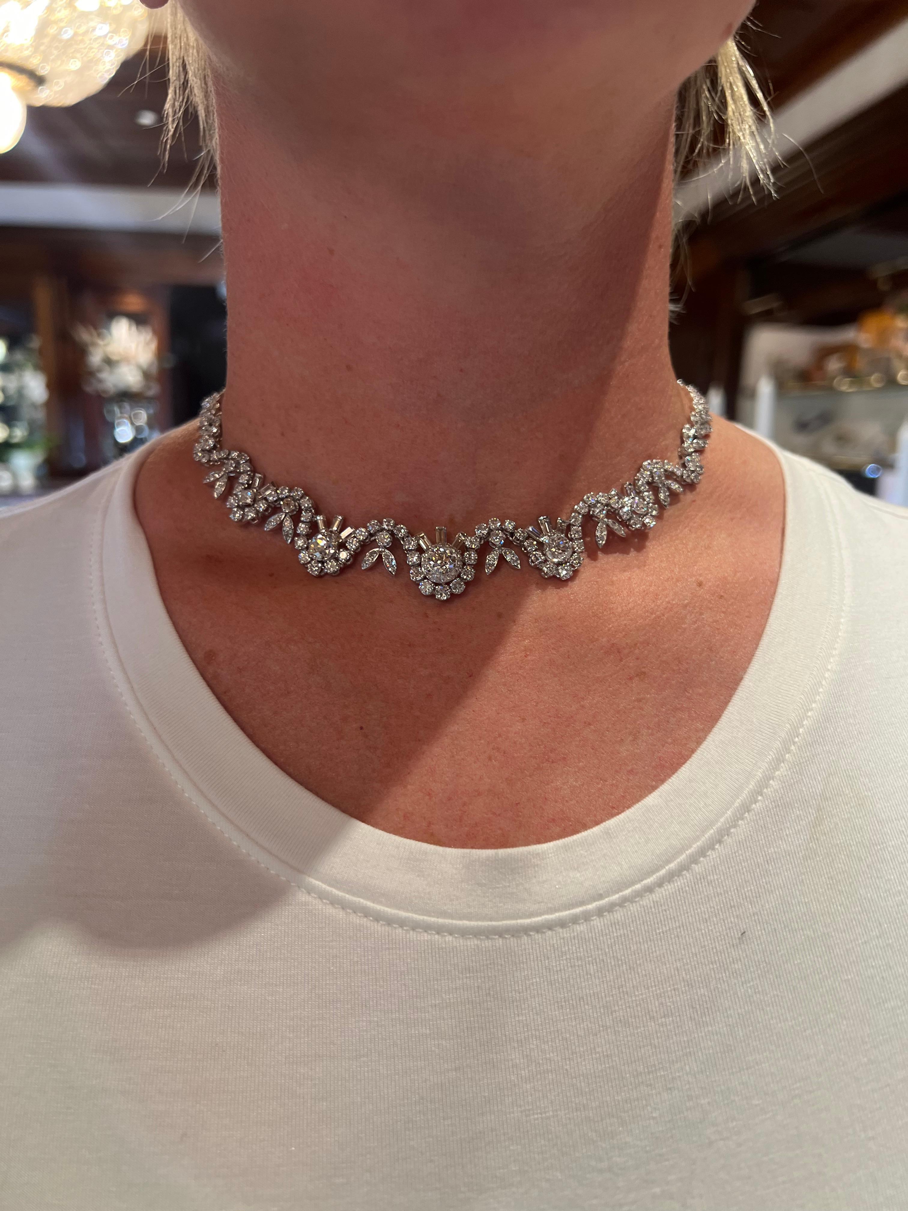 Französisches Halsband mit Diamanten im Mischschliff aus den 1950er Jahren (Brillantschliff) im Angebot