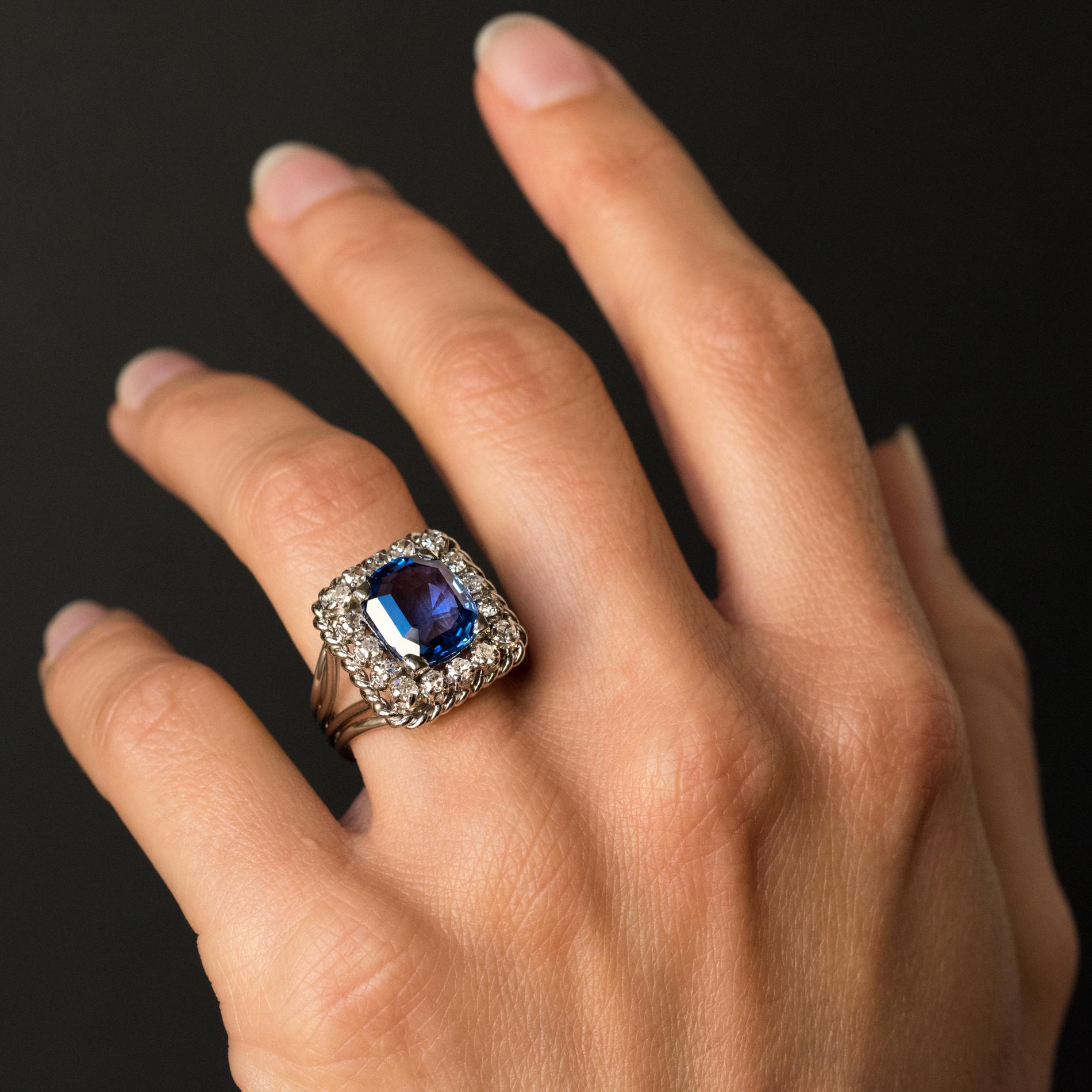 French 1950s No Heat Cushion Cut Ceylon Sapphire Diamonds Platinum Ring For Sale 6