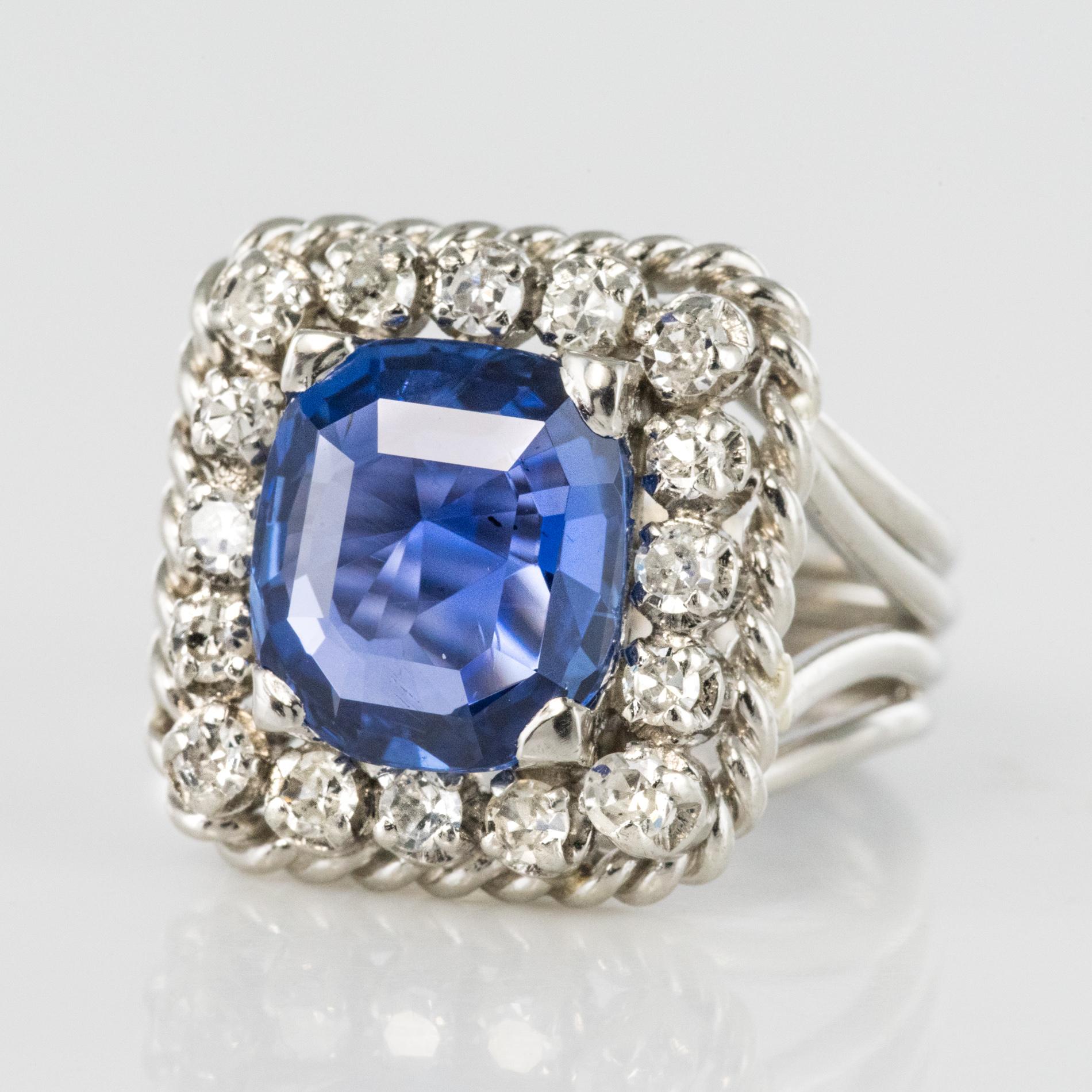 French 1950s No Heat Cushion Cut Ceylon Sapphire Diamonds Platinum Ring For Sale 1