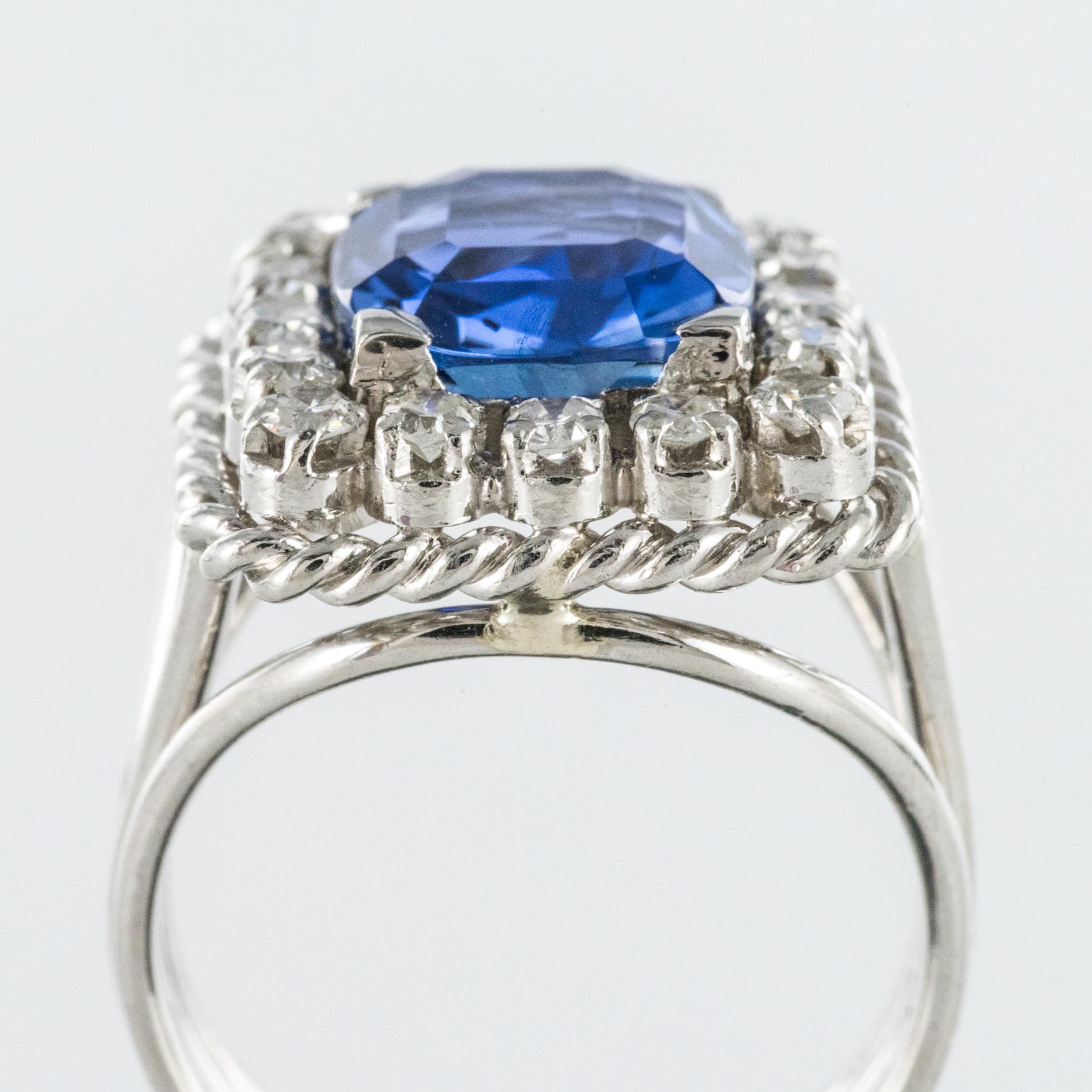 French 1950s No Heat Cushion Cut Ceylon Sapphire Diamonds Platinum Ring For Sale 4