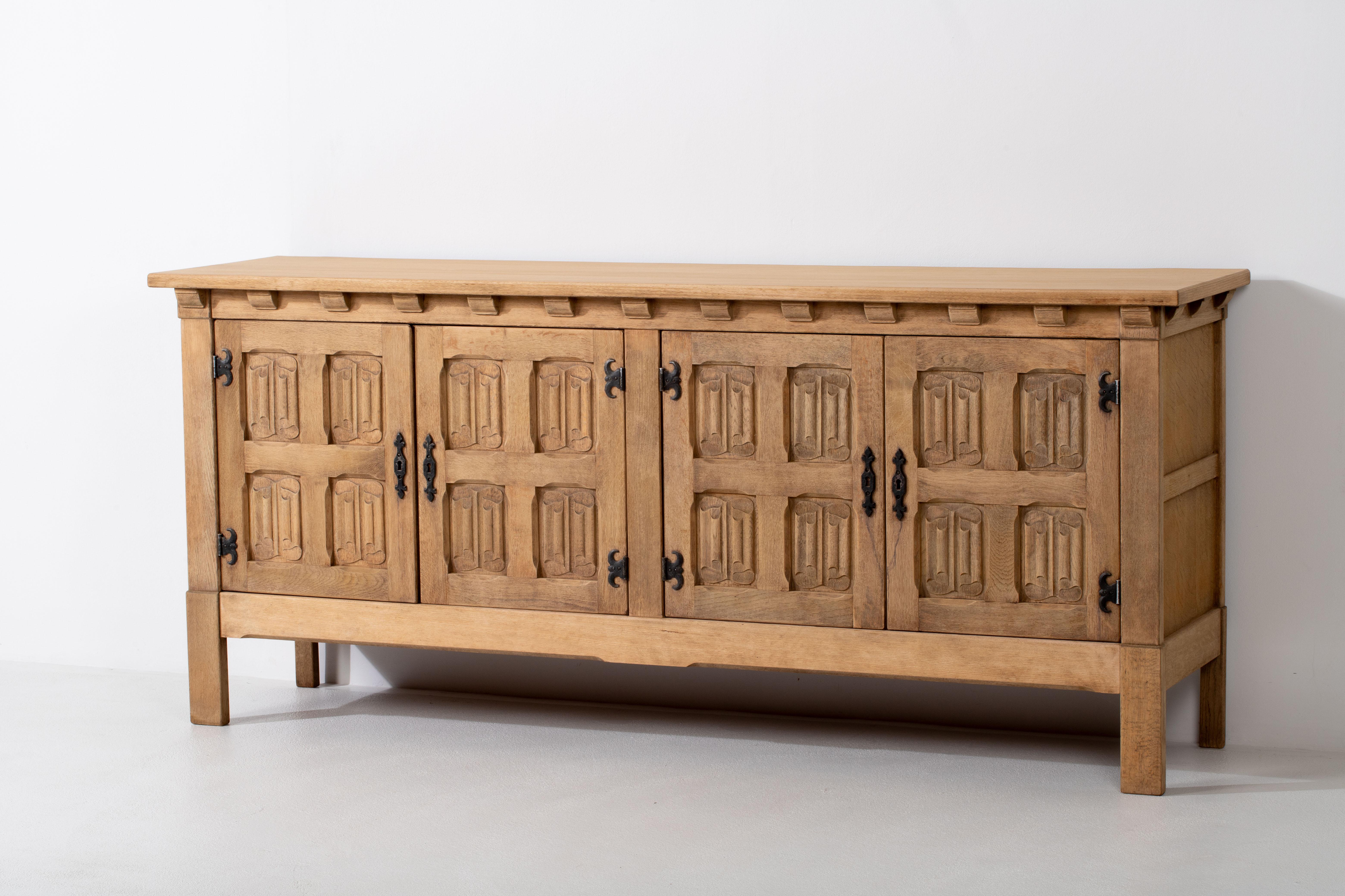 French 1950s Natural Oak Sideboard with Intricate Carved Panels For Sale 5