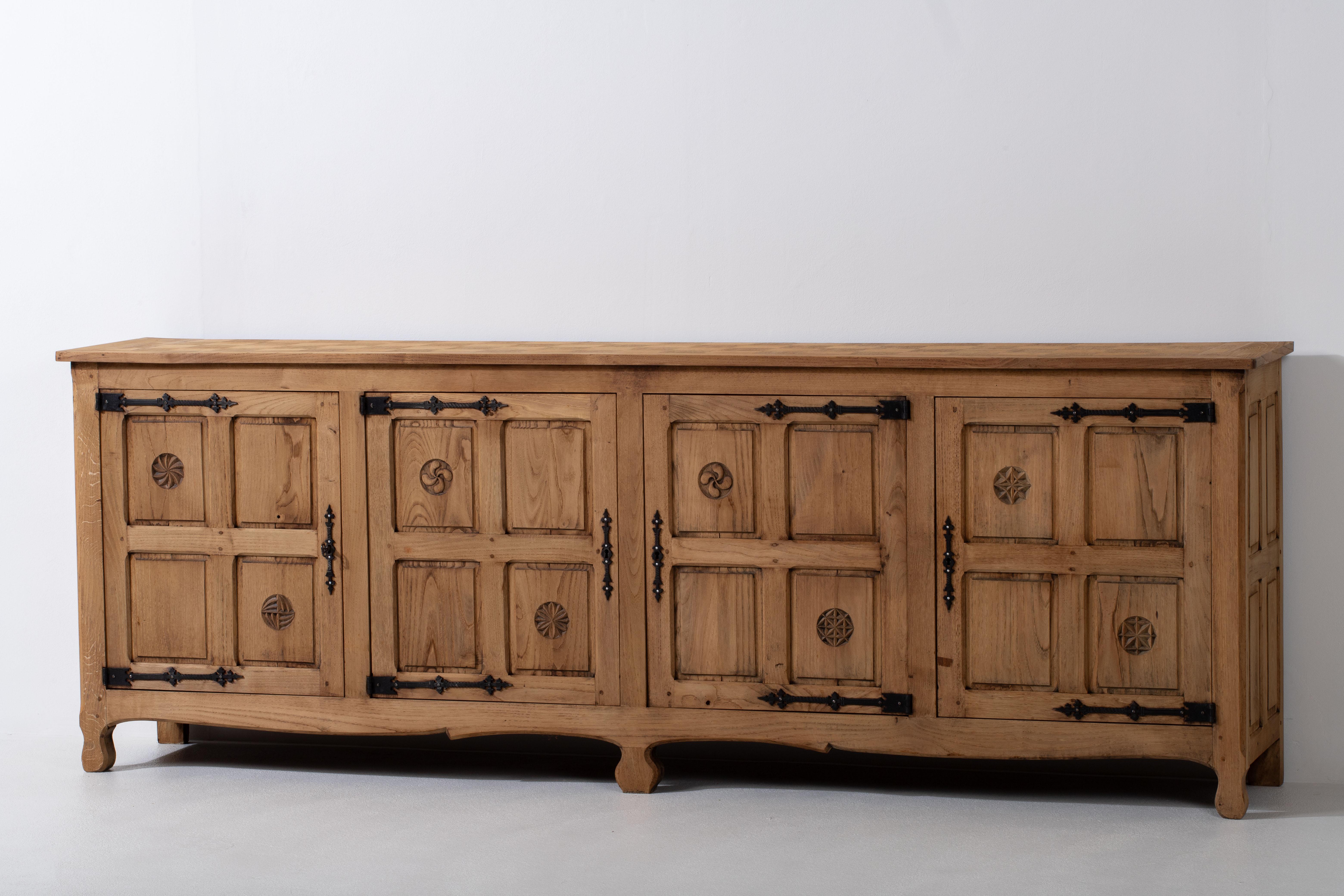 French 1950s Natural Oak Sideboard with Intricate Carved Panels For Sale 6