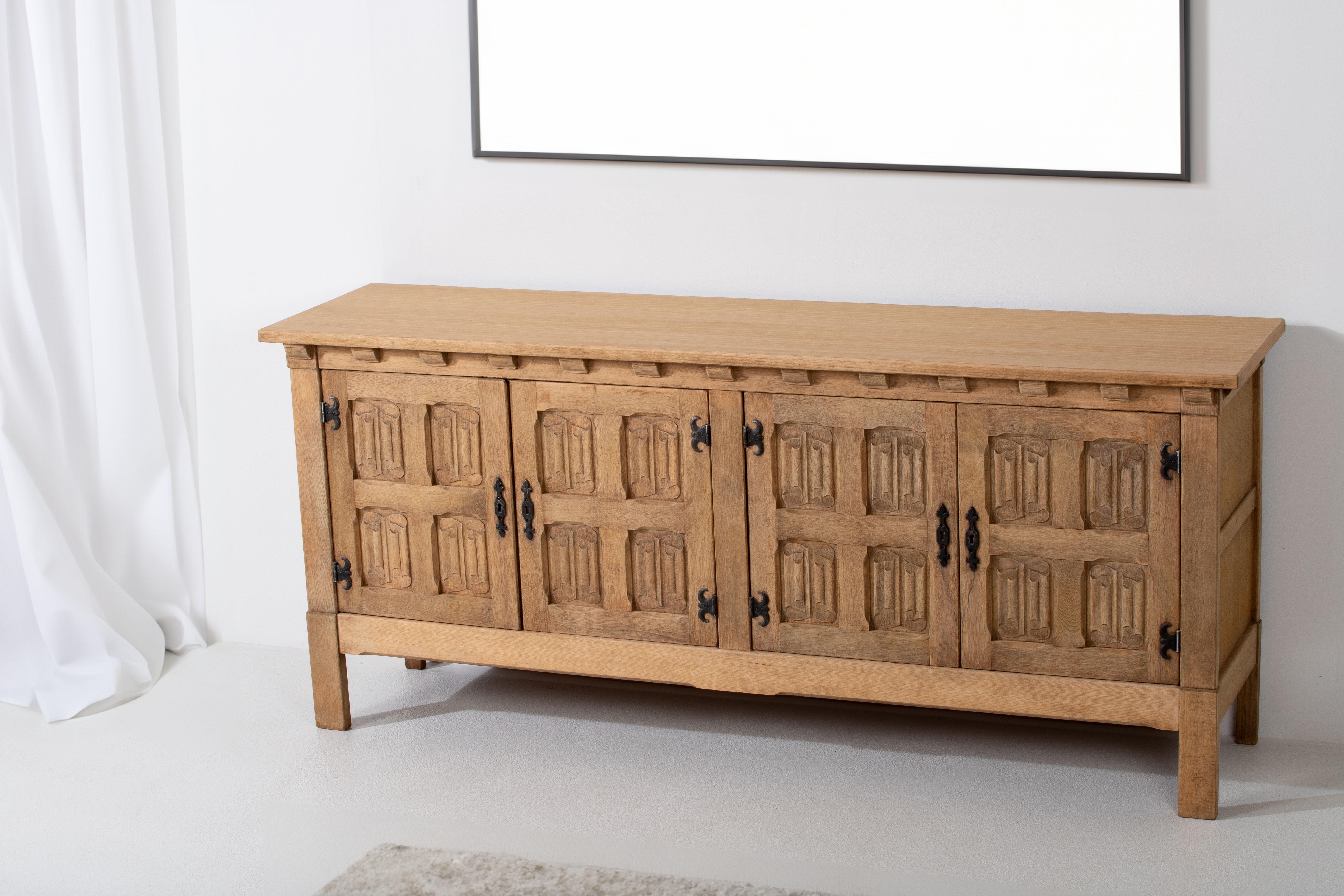 French 1950s Natural Oak Sideboard with Intricate Carved Panels For Sale 6