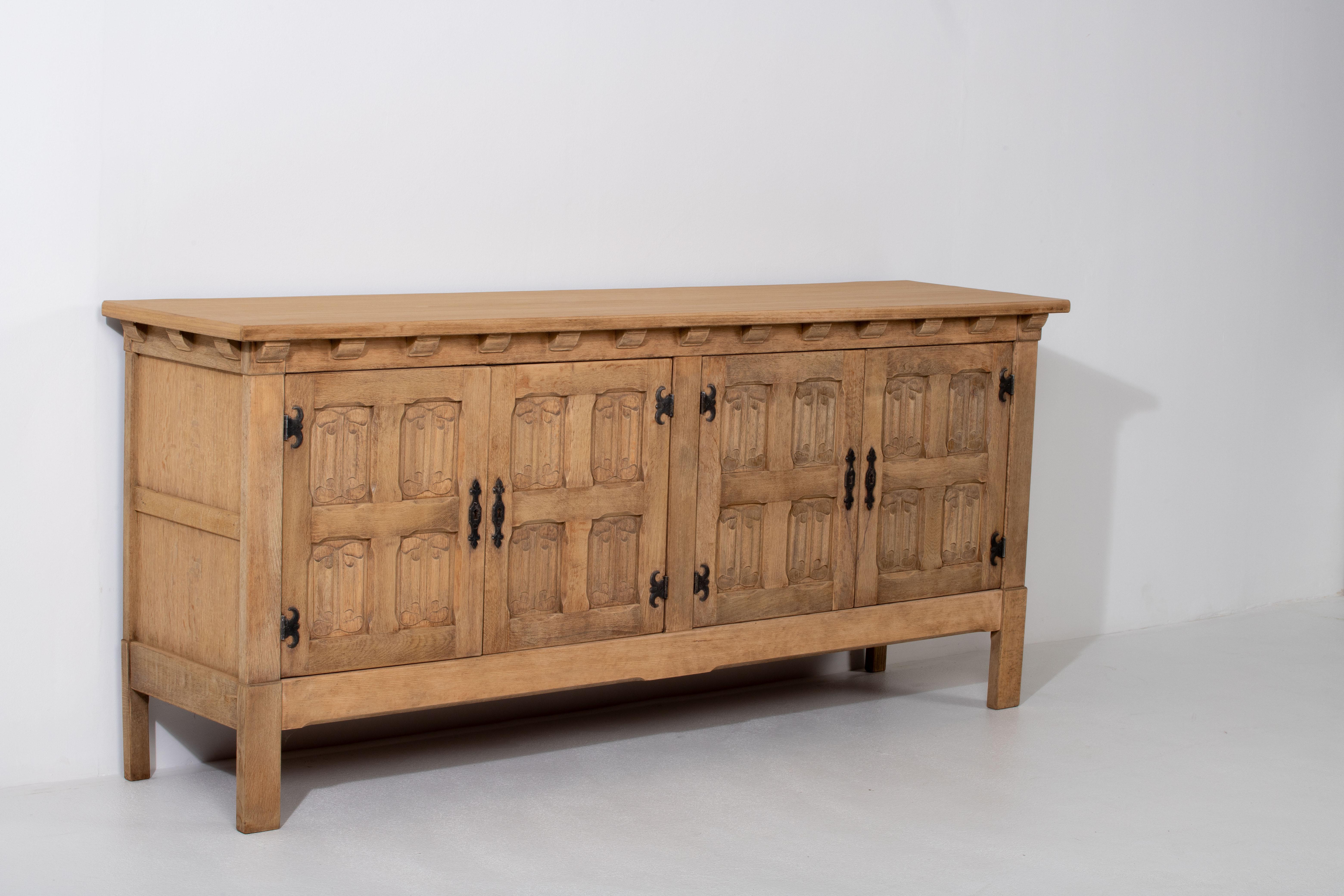 French 1950s Natural Oak Sideboard with Intricate Carved Panels For Sale 2