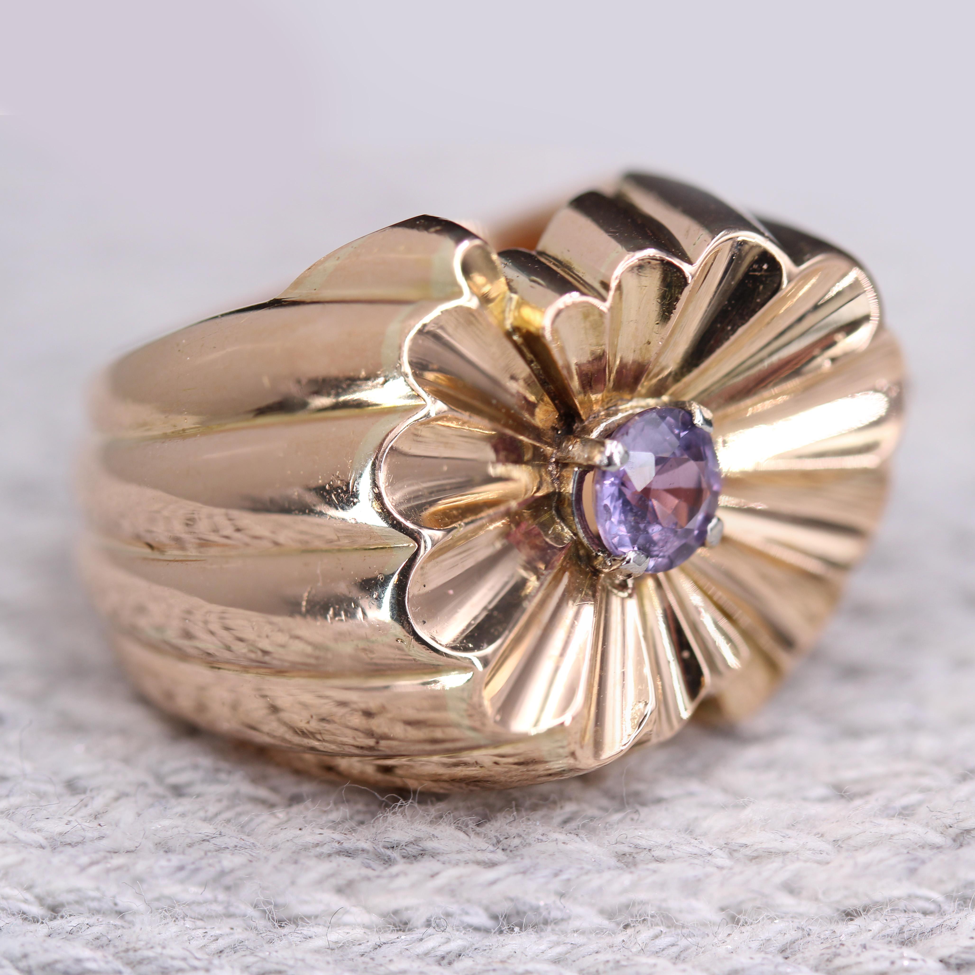 French 1950s Natural Purple Sapphire 18 Karat Yellow Gold Gadrooned Tank Ring For Sale 6