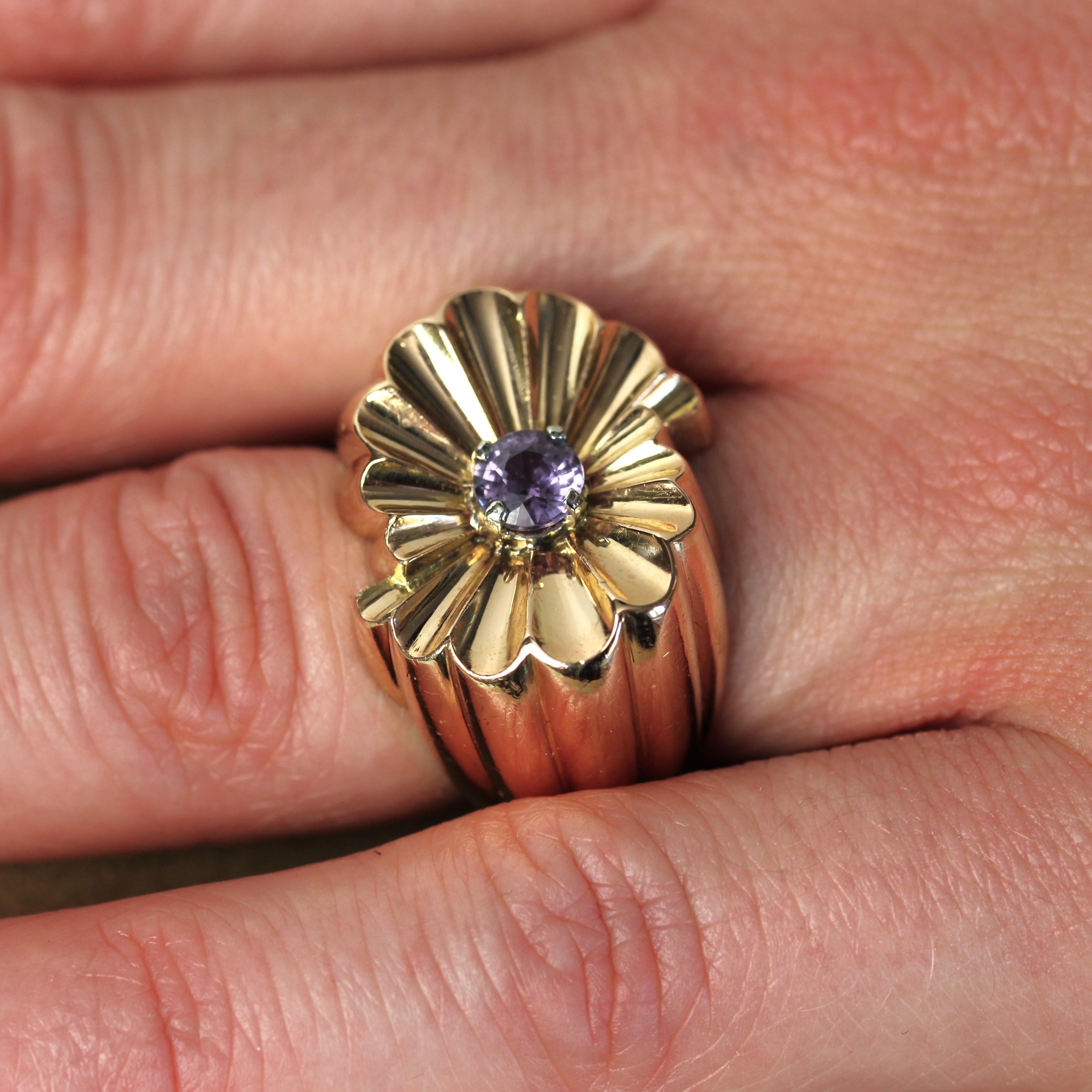 French 1950s Natural Purple Sapphire 18 Karat Yellow Gold Gadrooned Tank Ring For Sale 10