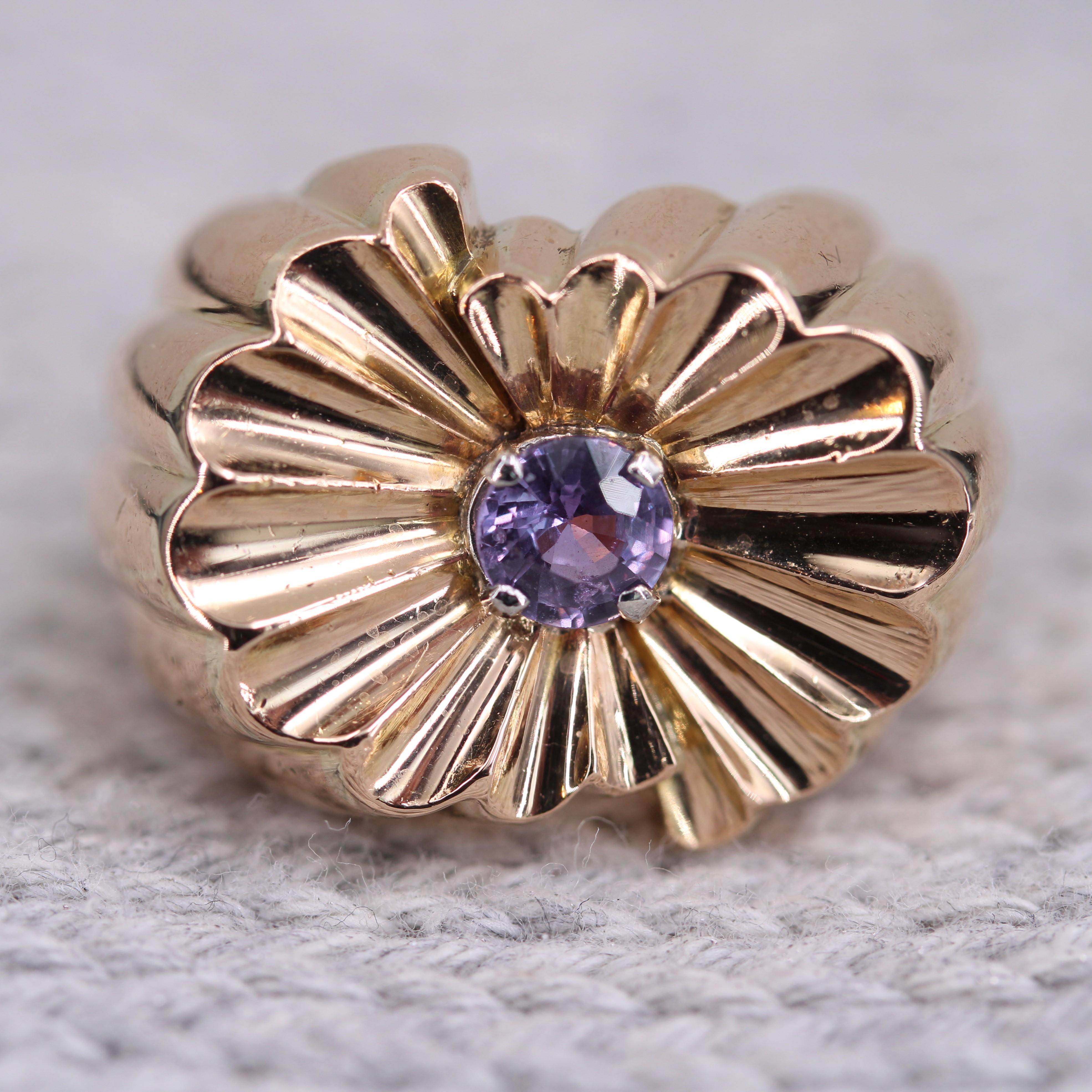 Retro French 1950s Natural Purple Sapphire 18 Karat Yellow Gold Gadrooned Tank Ring For Sale