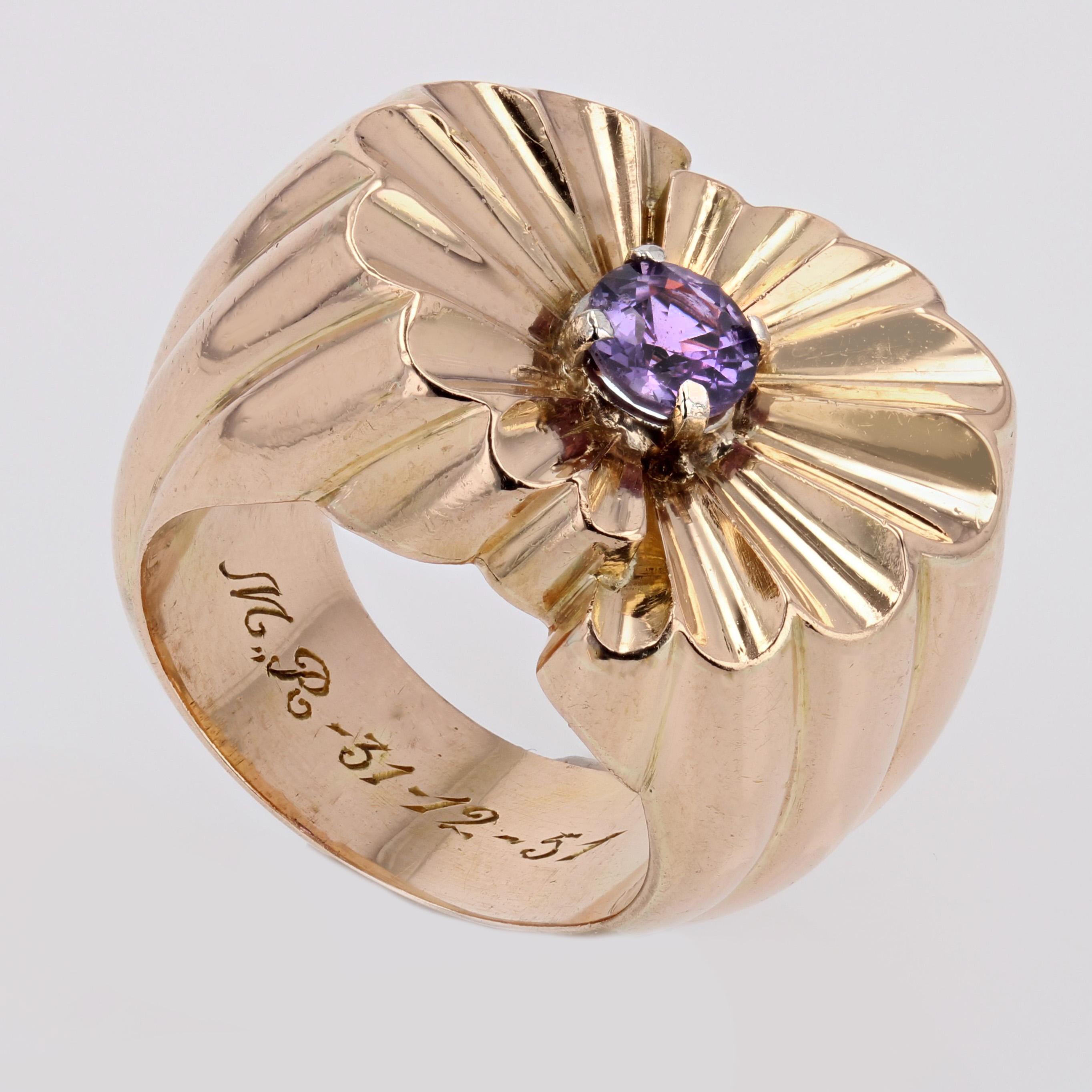 French 1950s Natural Purple Sapphire 18 Karat Yellow Gold Gadrooned Tank Ring For Sale 3