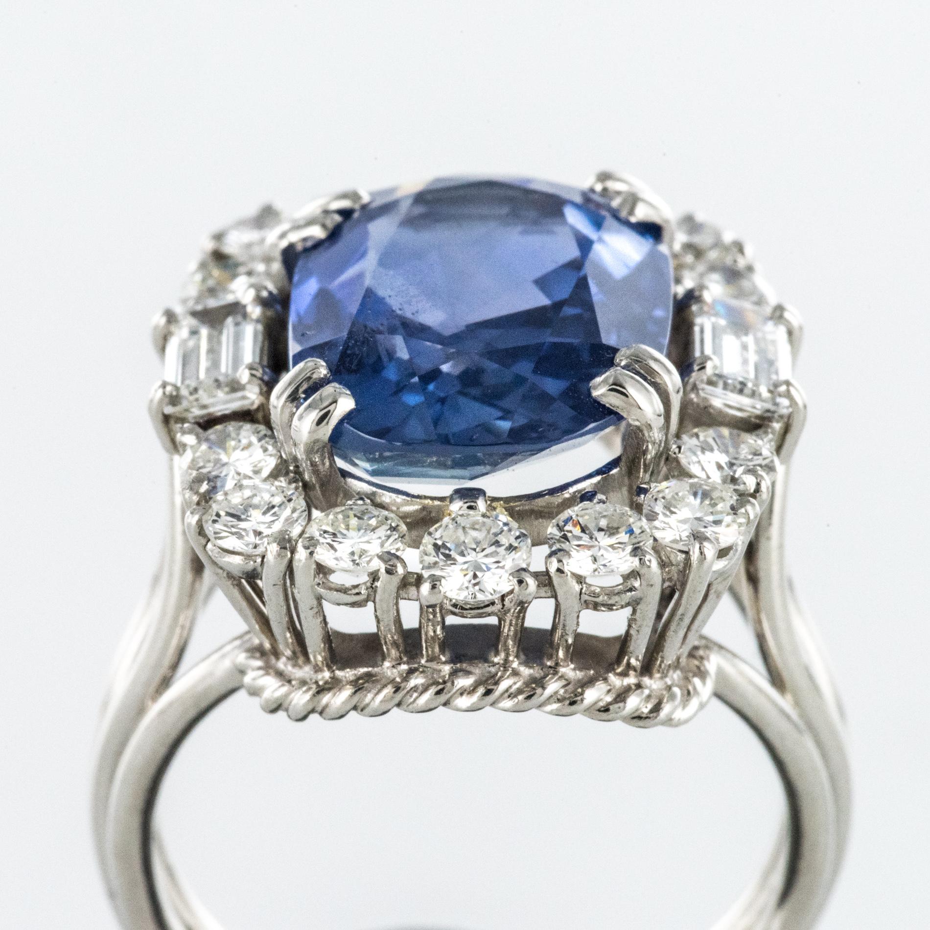 French 1950s No Heat Ceylon Cushion Cut Sapphire Diamonds Platinum Cocktail Ring For Sale 2