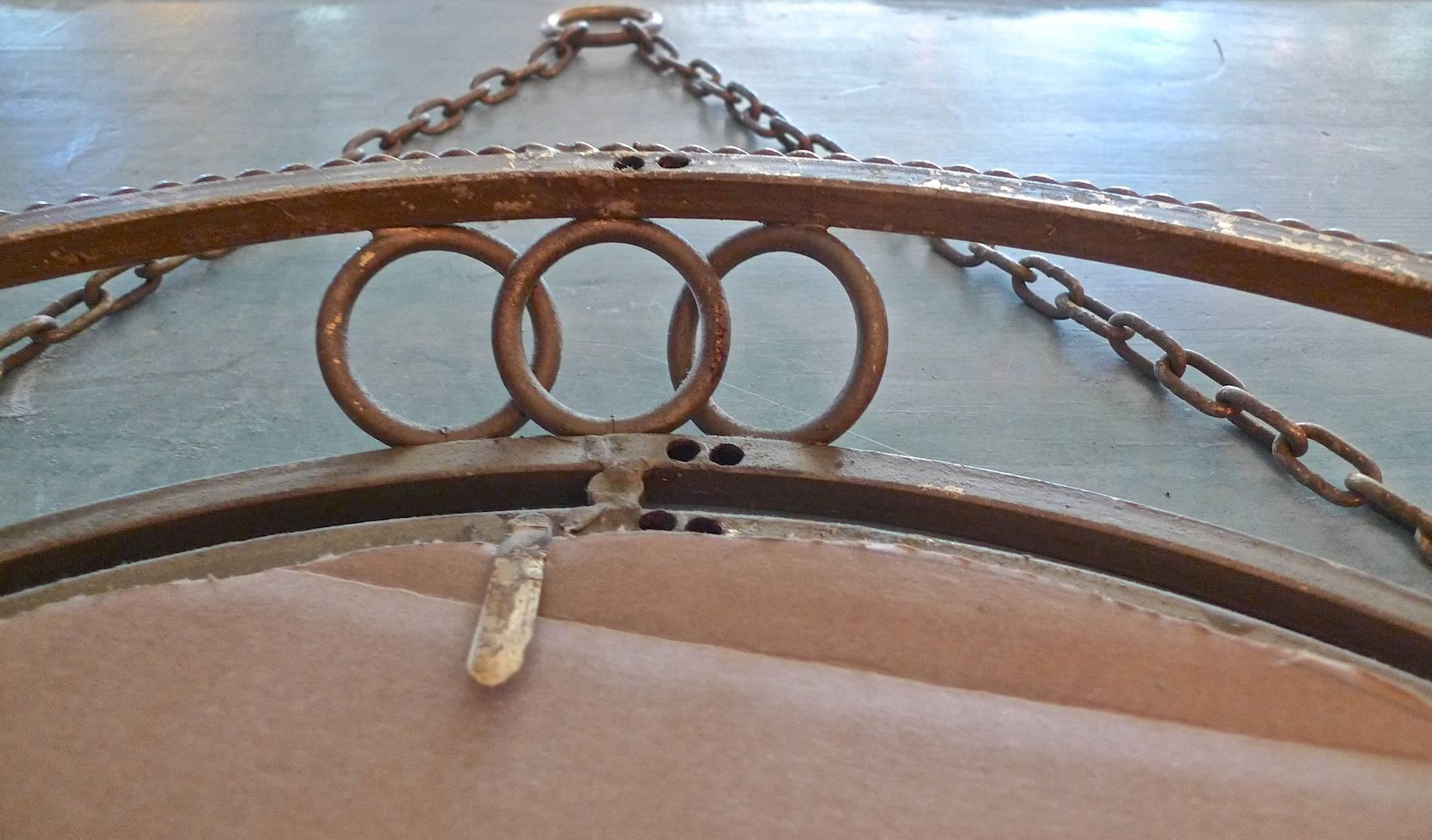 French 1950s Painted Round Metal Frame and Mirror with Hanging Chain In Good Condition In Santa Monica, CA