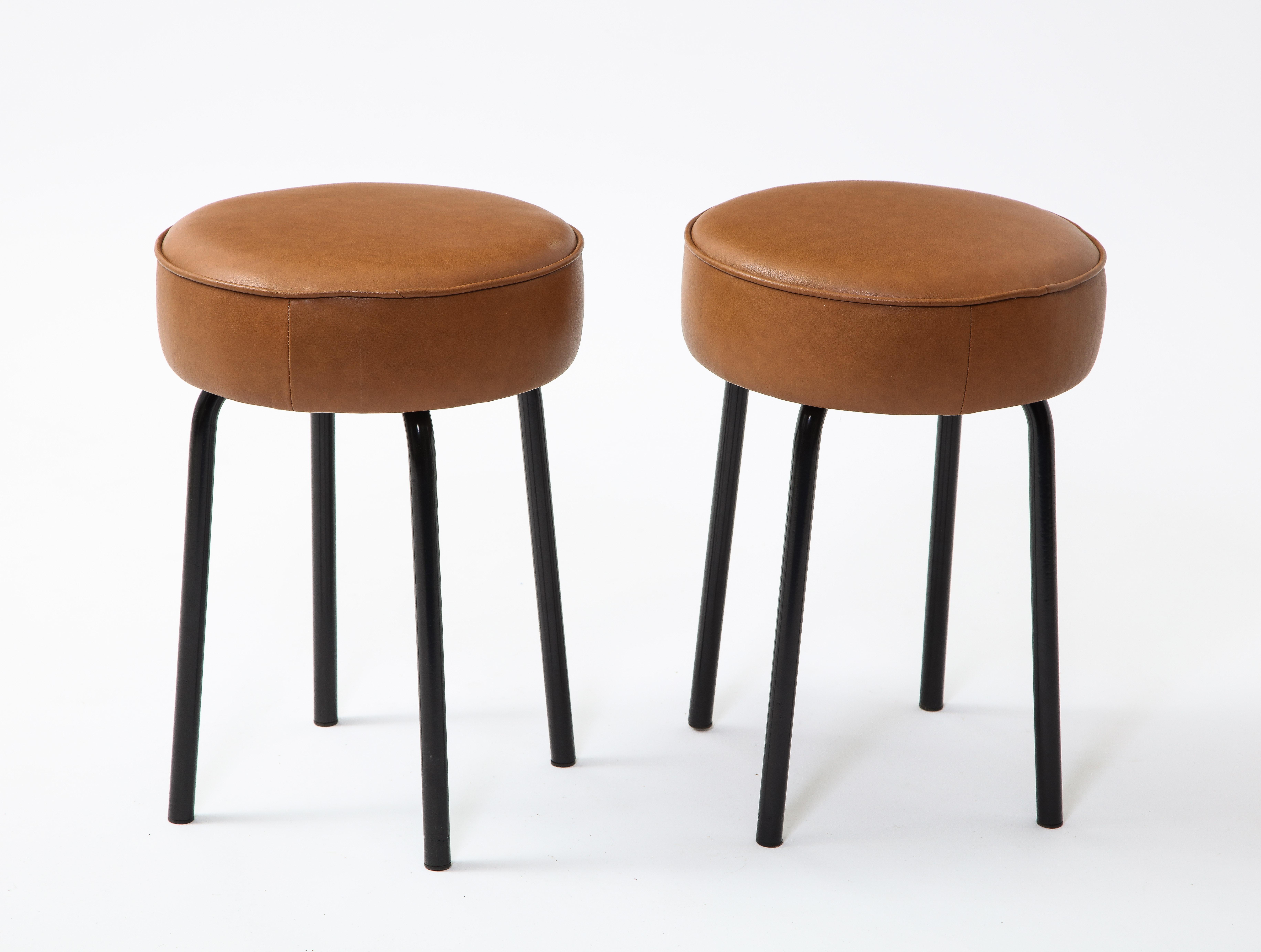 French 1950s Pair of Industrial Leather Stools on Metal Bases In Good Condition In New York, NY