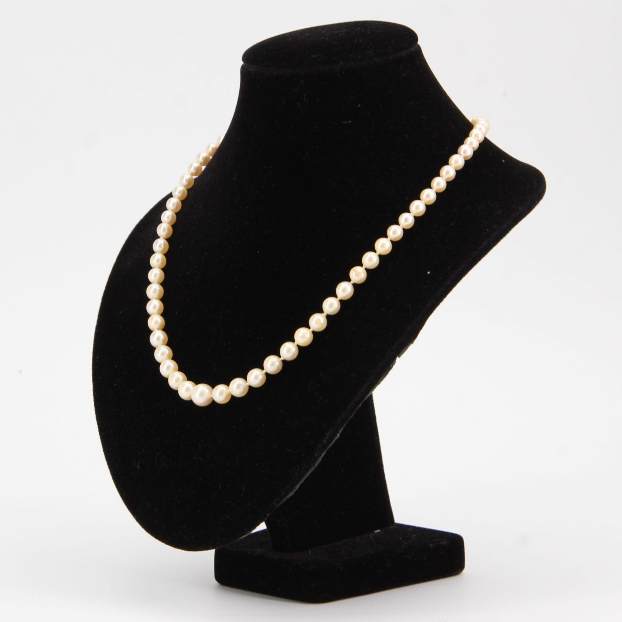 Retro French 1950s Pearly Cream Cultured Pearl Falling Necklace For Sale