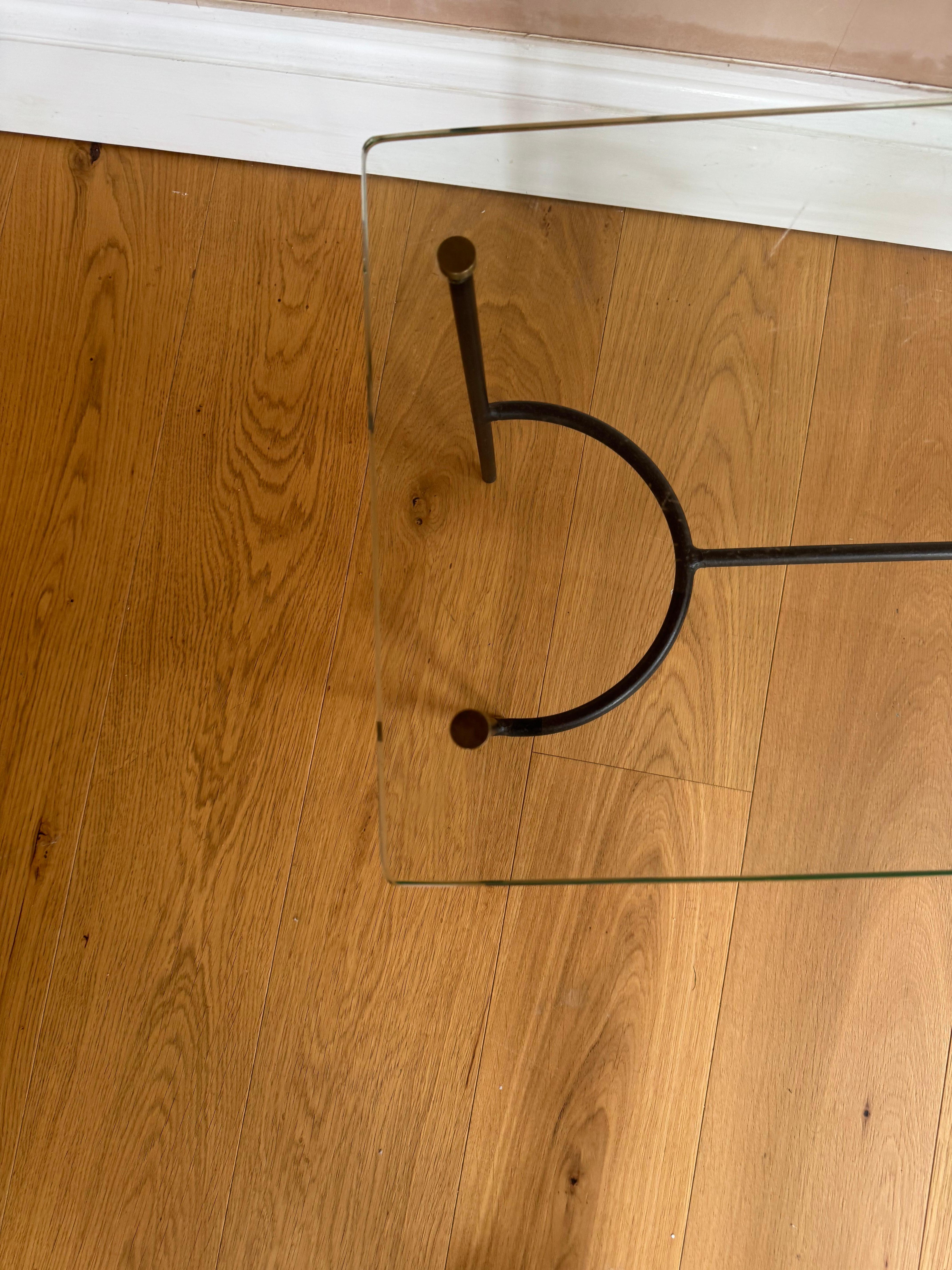 French 1950’s Pierre Guariche small coffee table en Bueno estado para la venta en London, GB