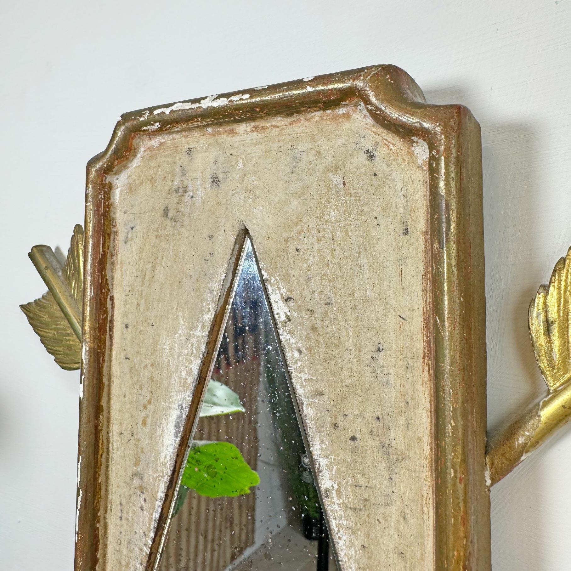 French 1950's Polychrome and Giltwood Mirrored Wall Light with Arrow Decoration For Sale 6