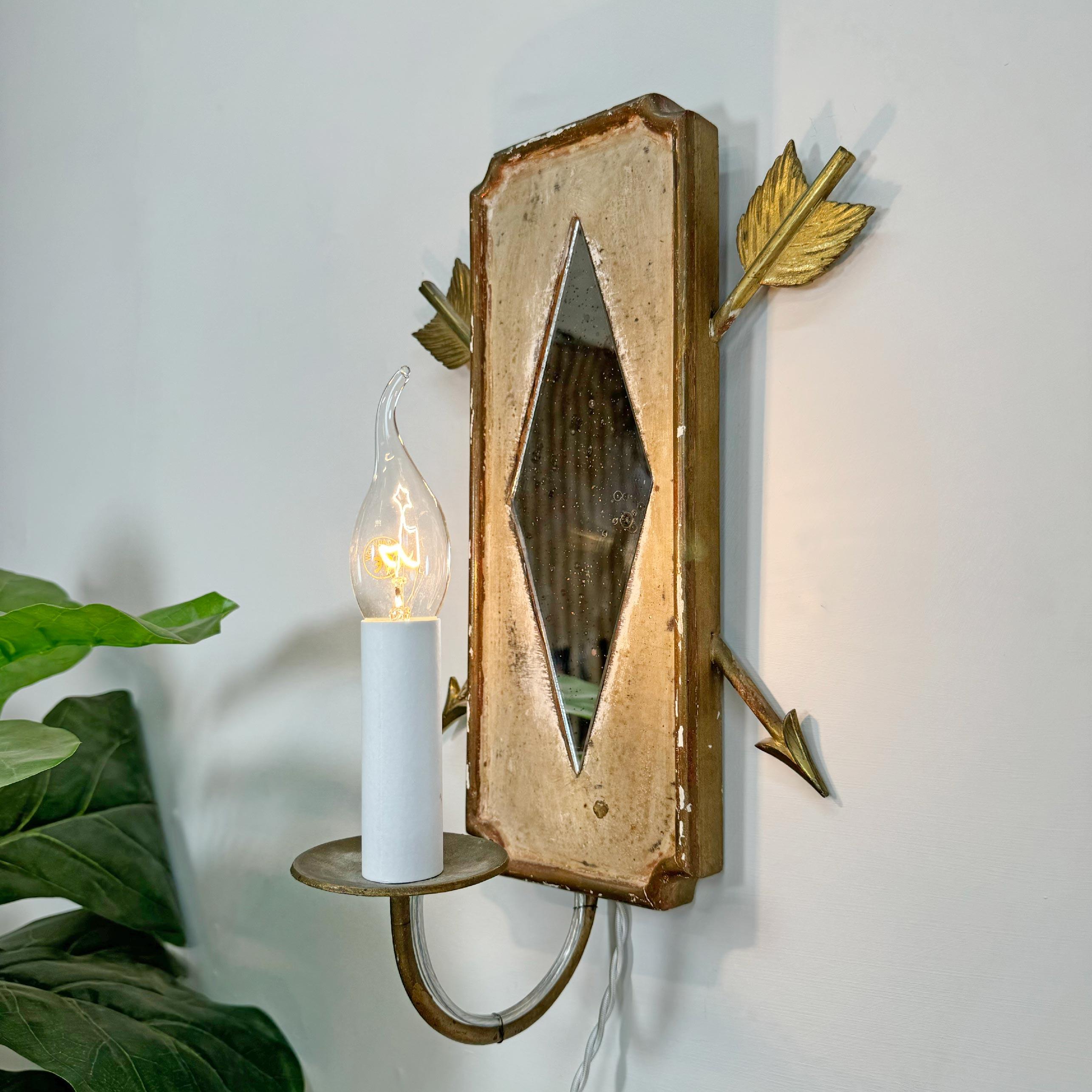 French 1950's Polychrome and Giltwood Mirrored Wall Light with Arrow Decoration For Sale 8