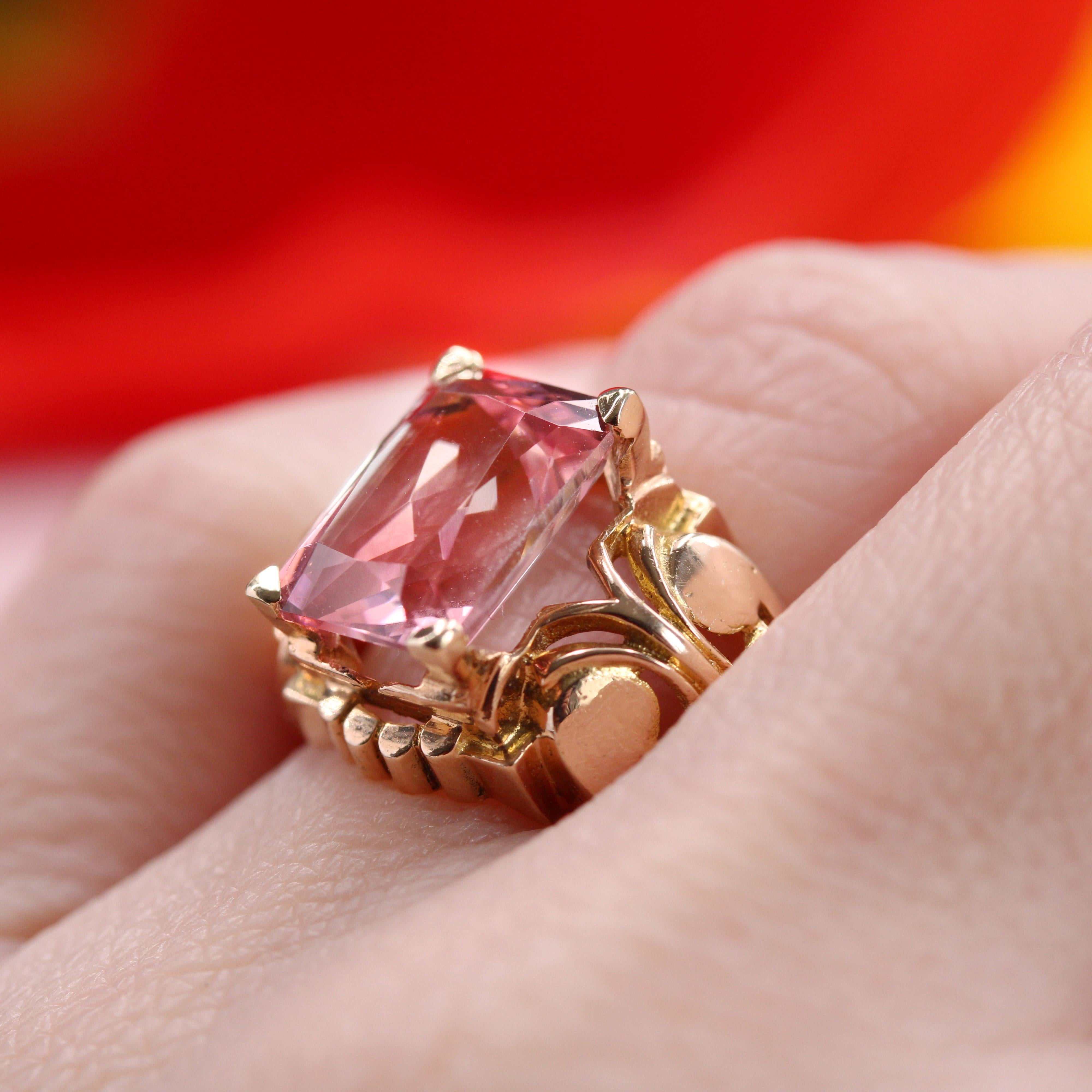 French 1950s Polychrome Tourmaline 18 Karat Rose Gold Ring For Sale 12