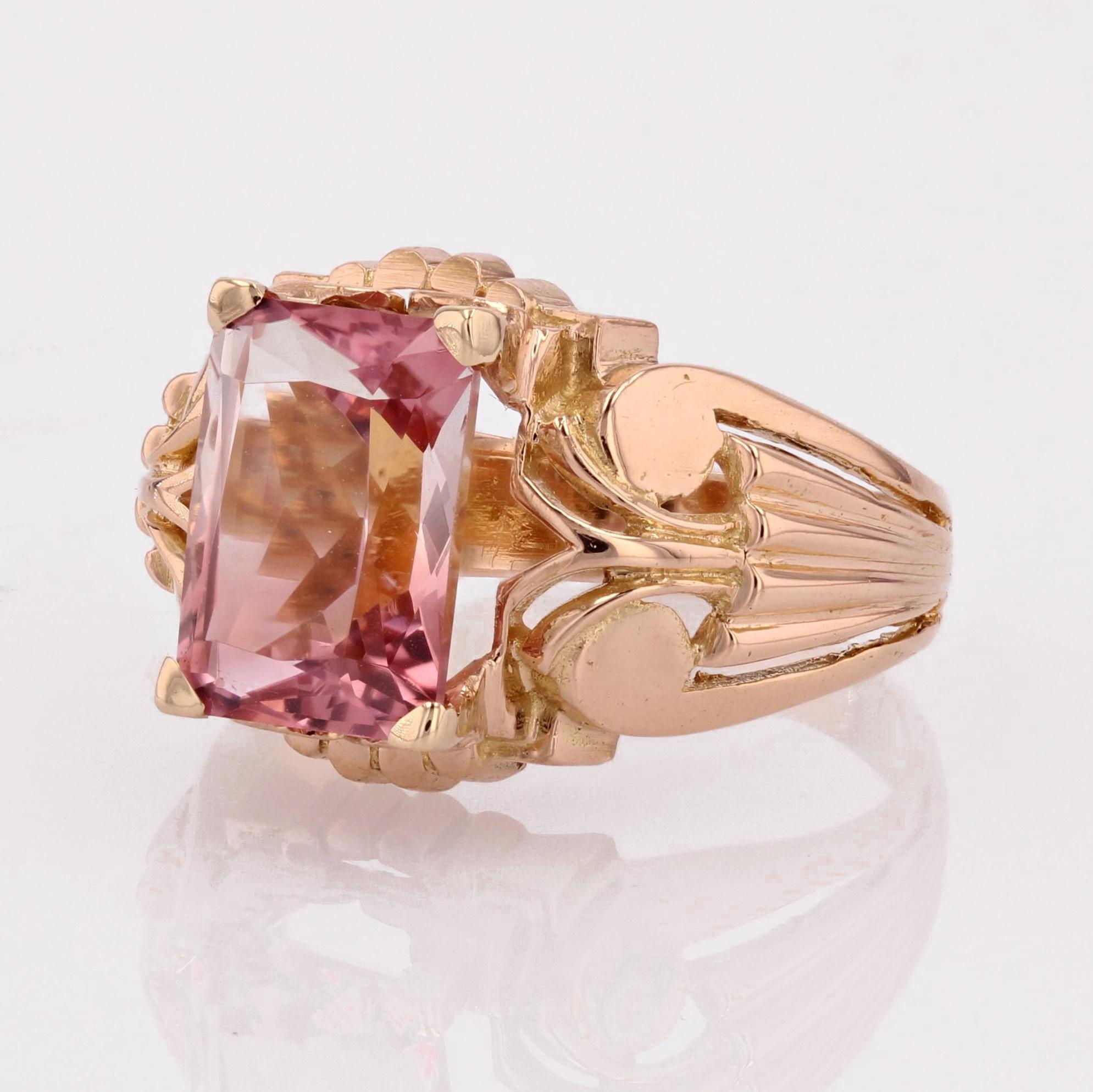 French 1950s Polychrome Tourmaline 18 Karat Rose Gold Ring For Sale 3