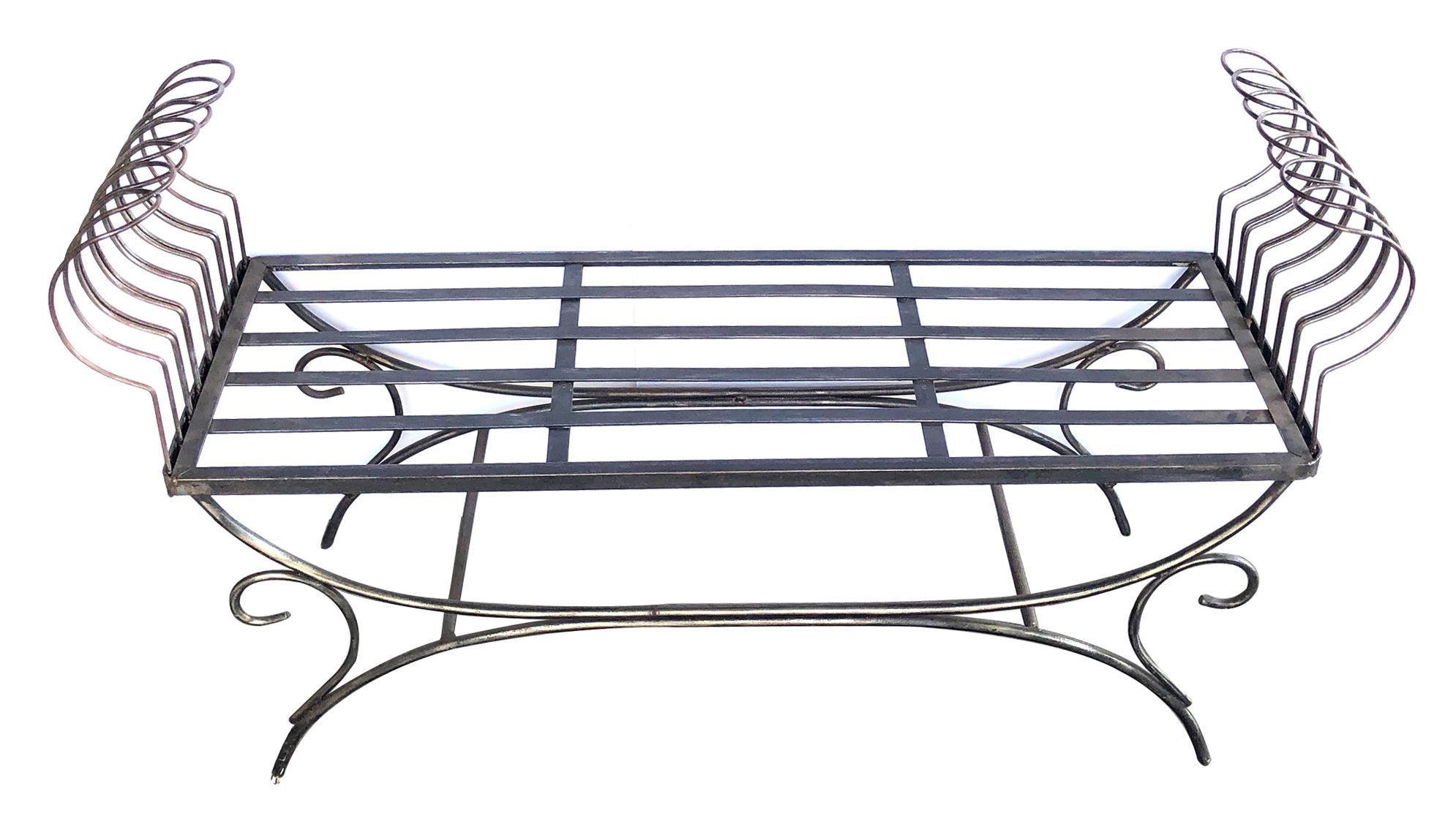 French 1950s Raw Iron Curule-Form Bench with Incurved Arms In Good Condition For Sale In San Francisco, CA