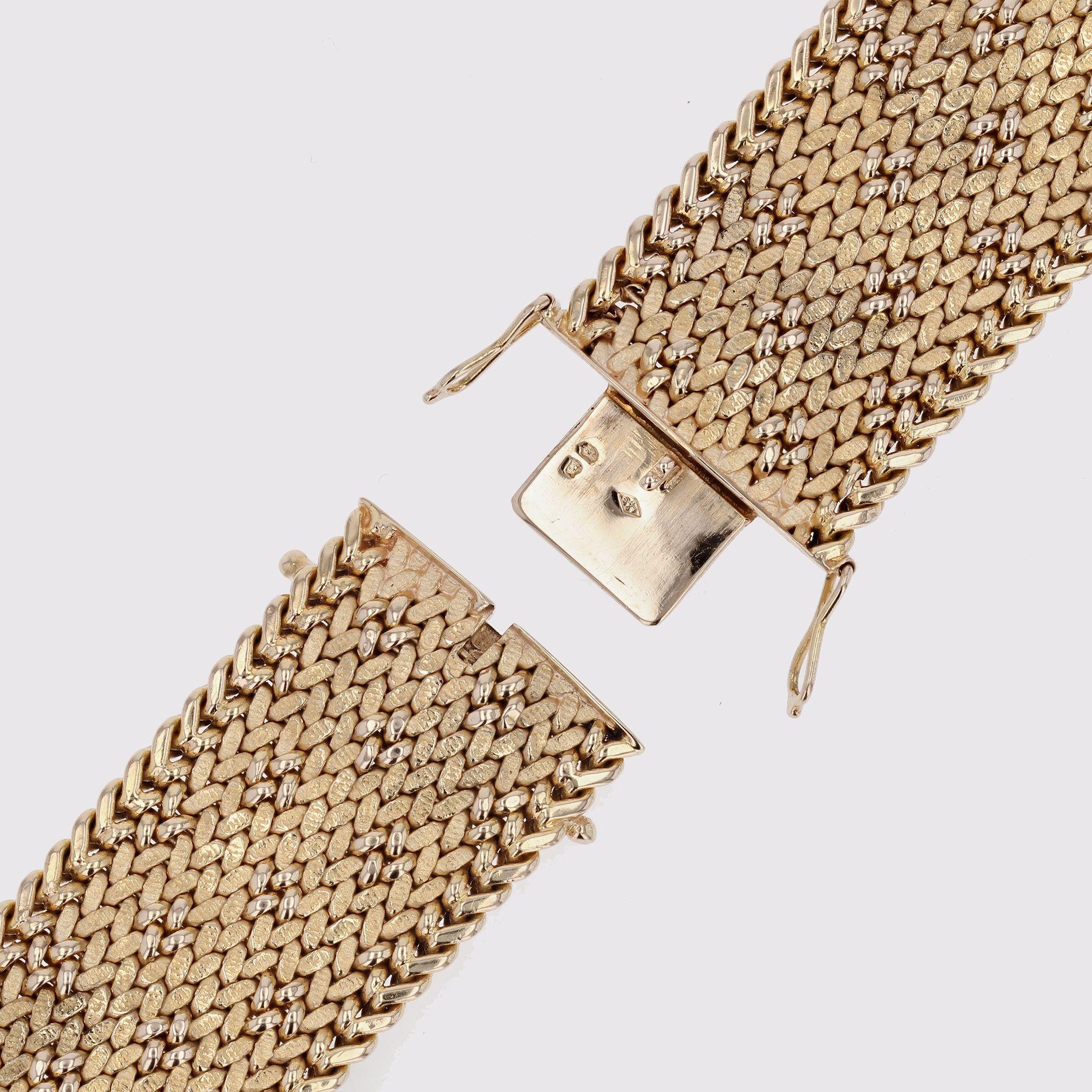 Französisches 1950er Retro-Armband aus 18 Karat Gelbgold mit polierten Maschen im Angebot 5