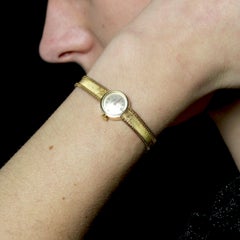 French 1950s Retro 18 Karat Yellow Gold Women Lip Dauphine Watch