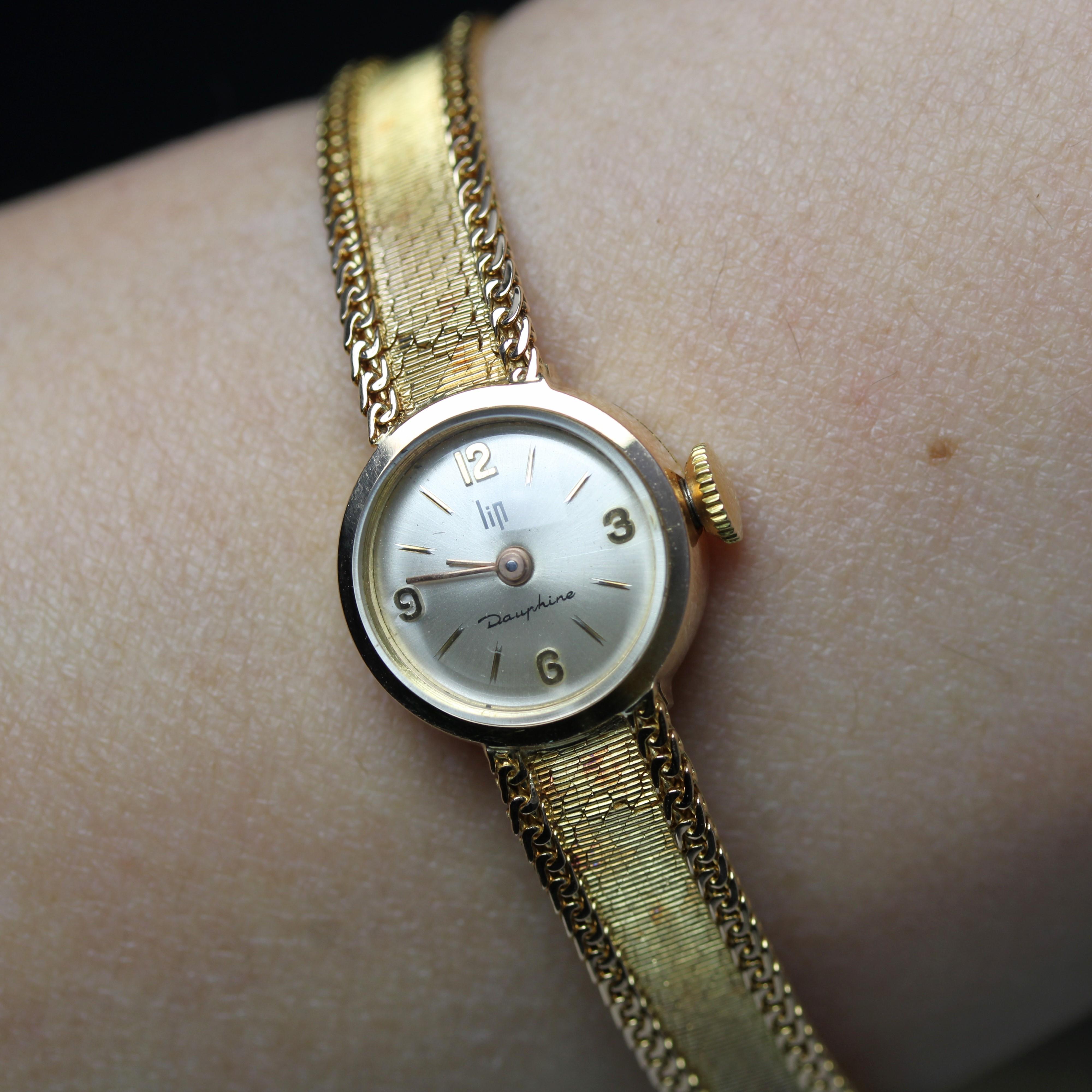Französische Retro 18 Karat Gelbgold Damen-Dauphine-Uhr mit Lippenstift, 1950er Jahre 3