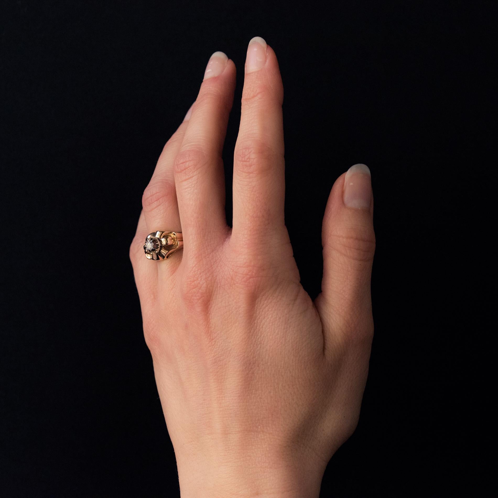 French 1950s Retro Diamond 18 Karat Yellow Gold Ring For Sale 4