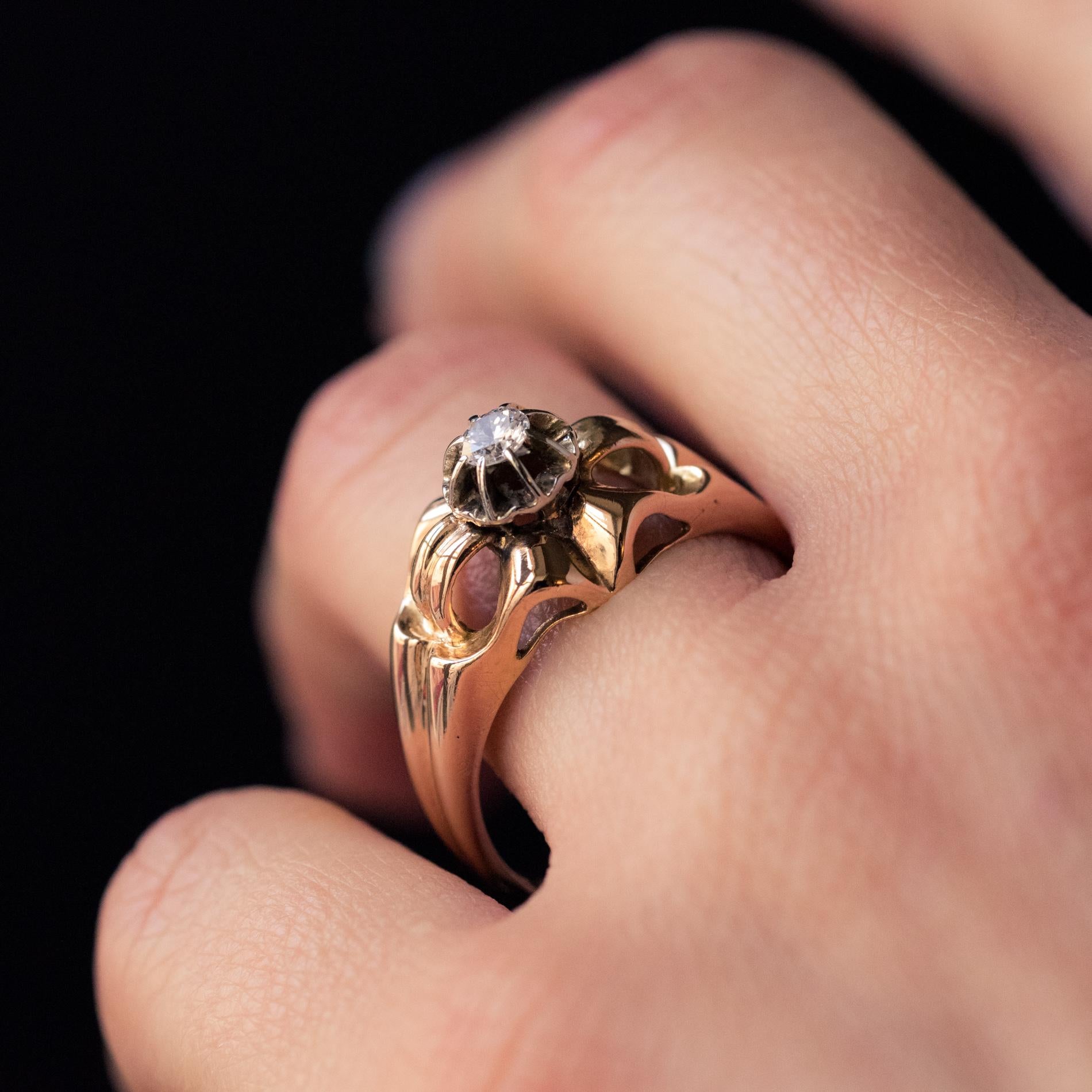 French 1950s Retro Diamond 18 Karat Yellow Gold Ring For Sale 1