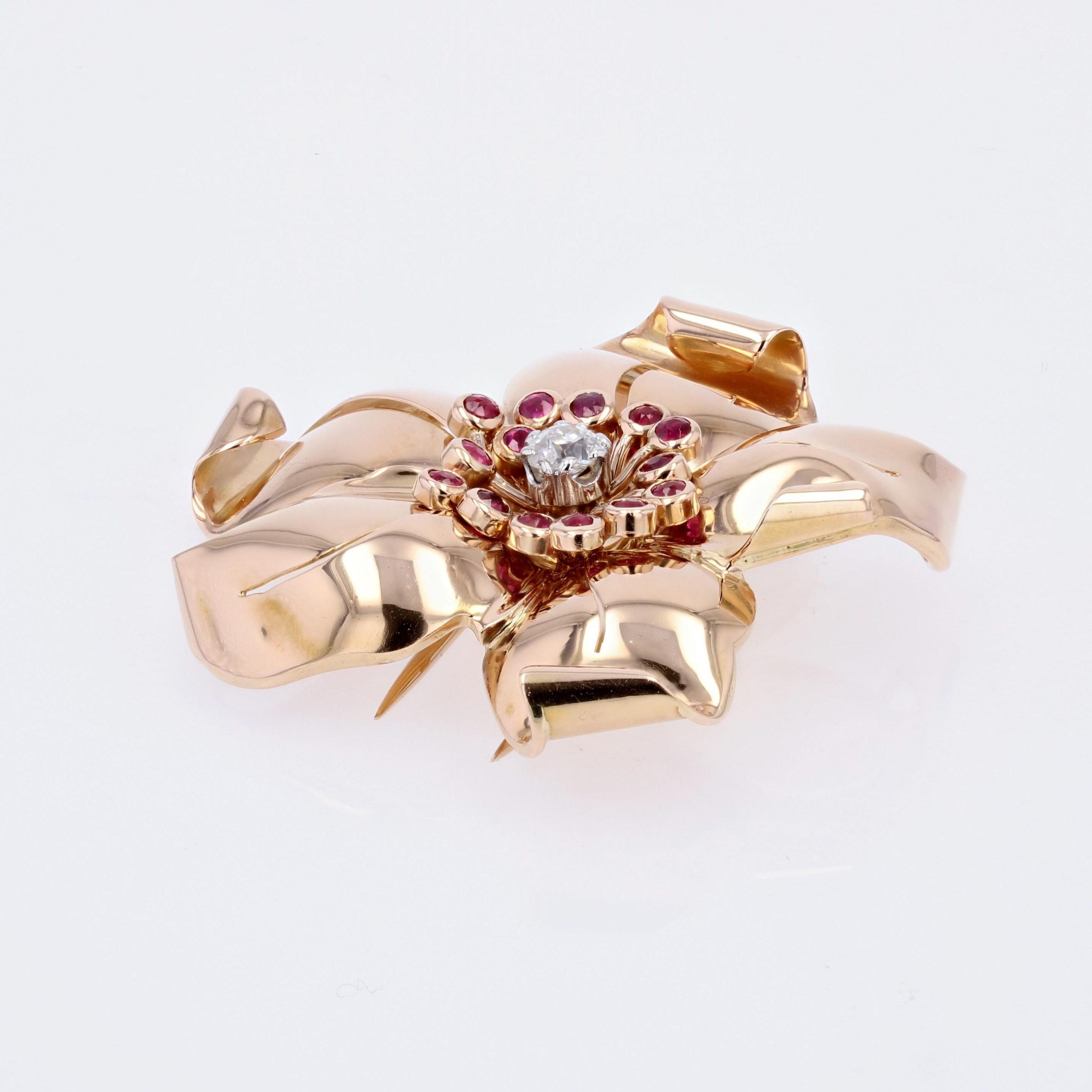 Broche à clip rétro en or rose 18 carats, rubis et diamant des années 1950 en vente 5