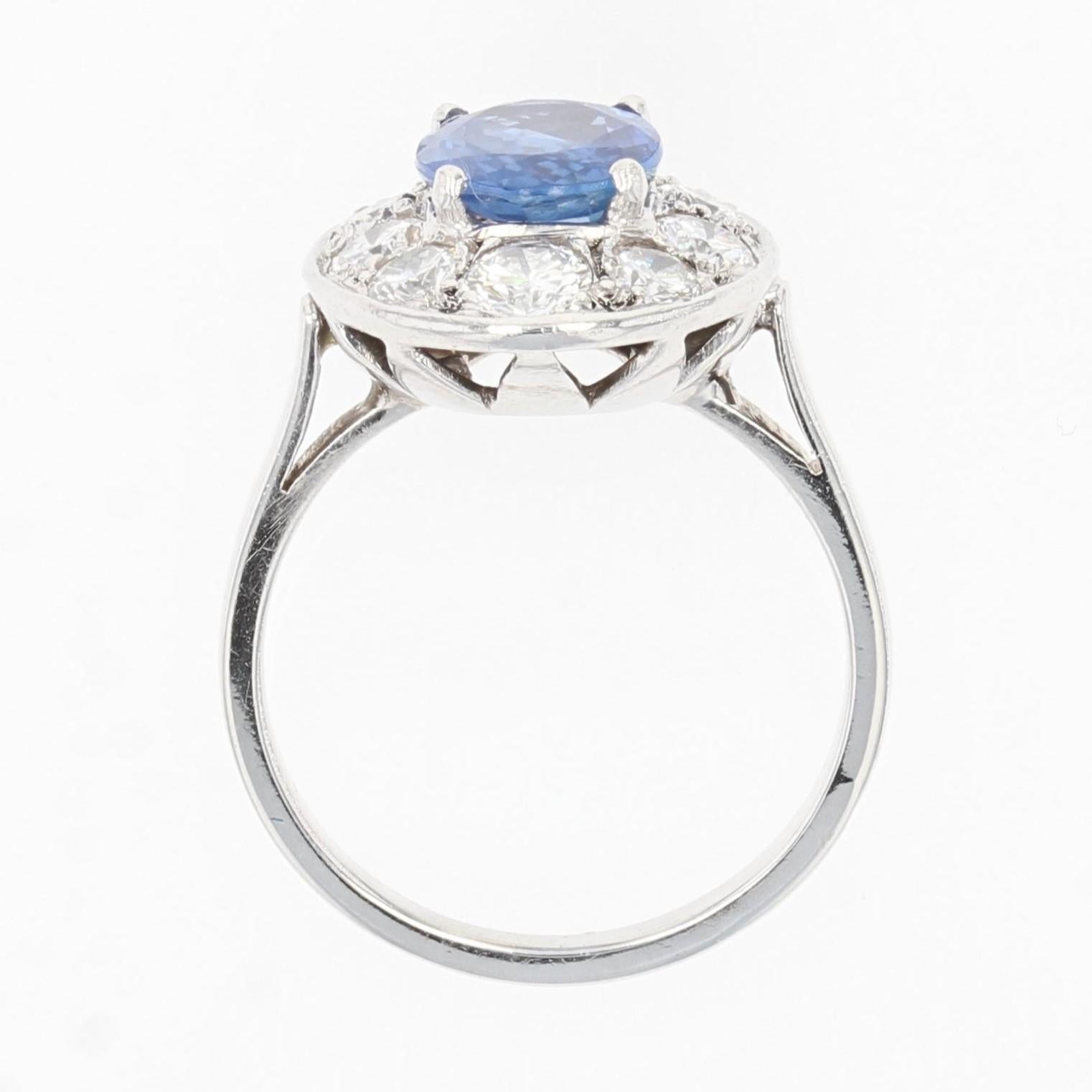 French 1950s Sapphire Diamonds 18 Karat White Gold Oval Ring For Sale 7