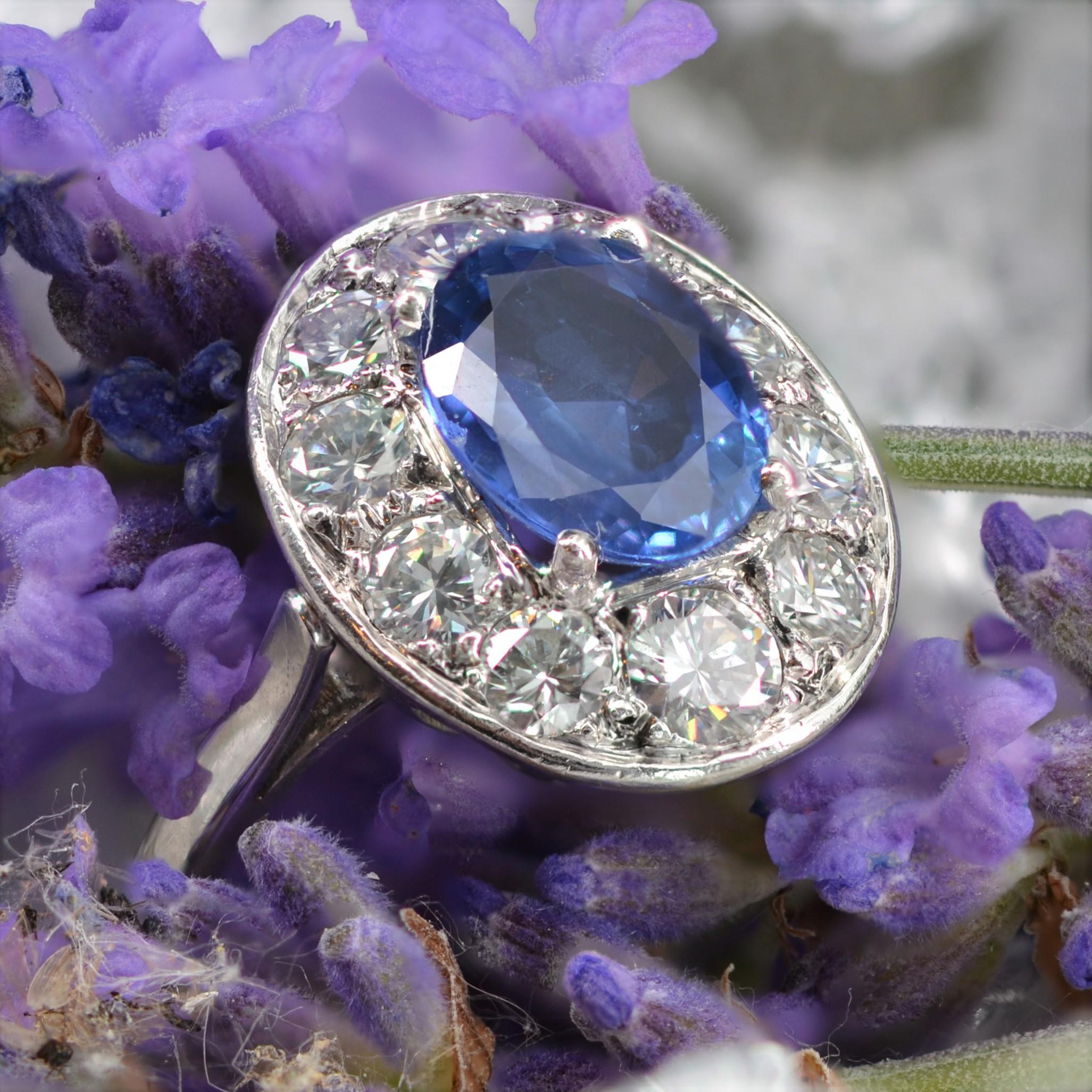 French 1950s Sapphire Diamonds 18 Karat White Gold Oval Ring For Sale 8