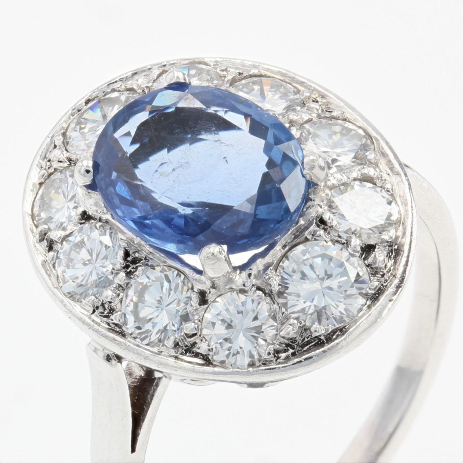 French 1950s Sapphire Diamonds 18 Karat White Gold Oval Ring For Sale 2
