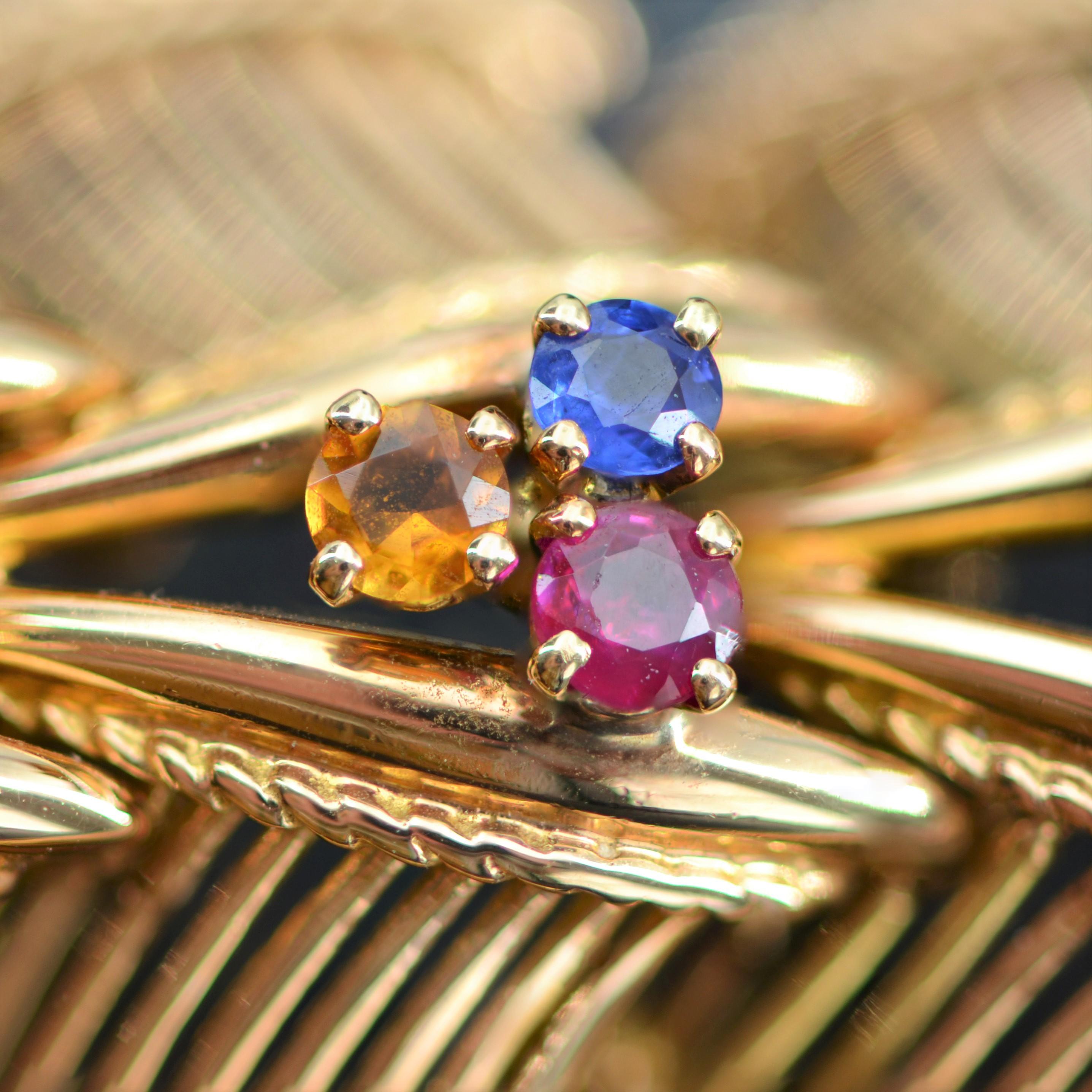French, 1950s Sapphires Rubies Citrines 18 Karat Rose Gold Bracelet For Sale 2