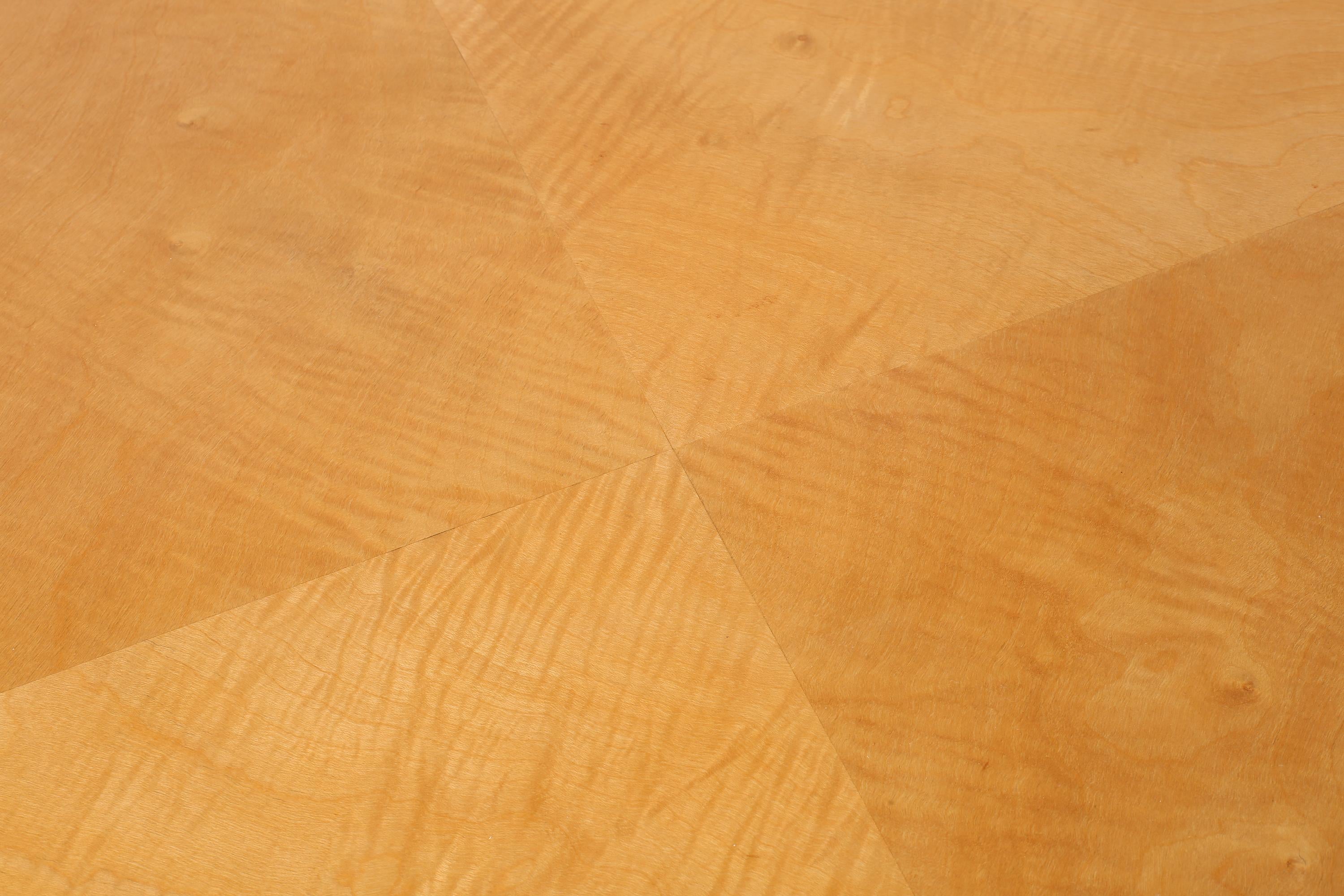 Table centrale circulaire André Arbus en bois satiné des années 1950 en vente 1