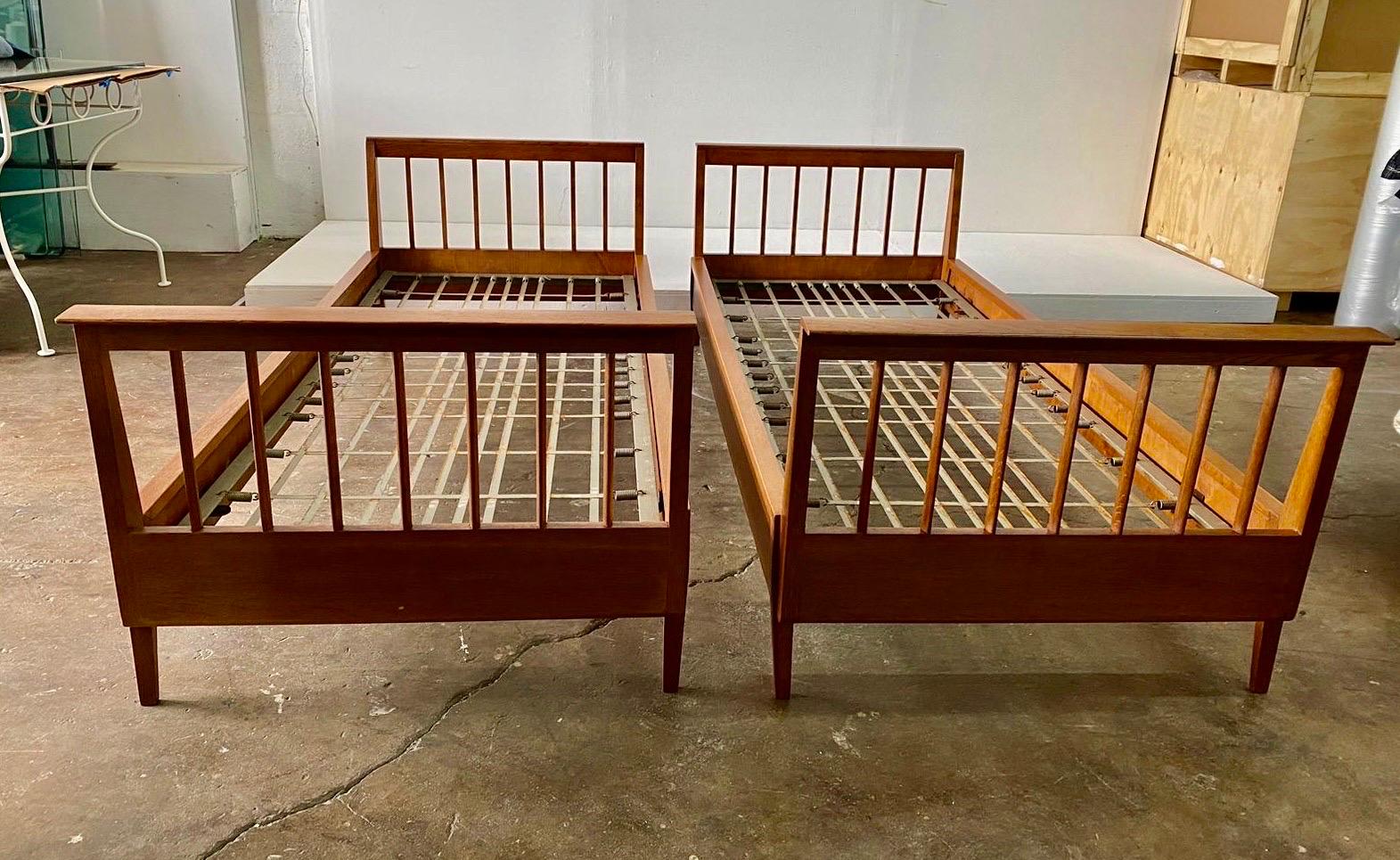 Mid-Century Modern French 1950's Twin Size Daybed by René Gabriel - Two Available For Sale
