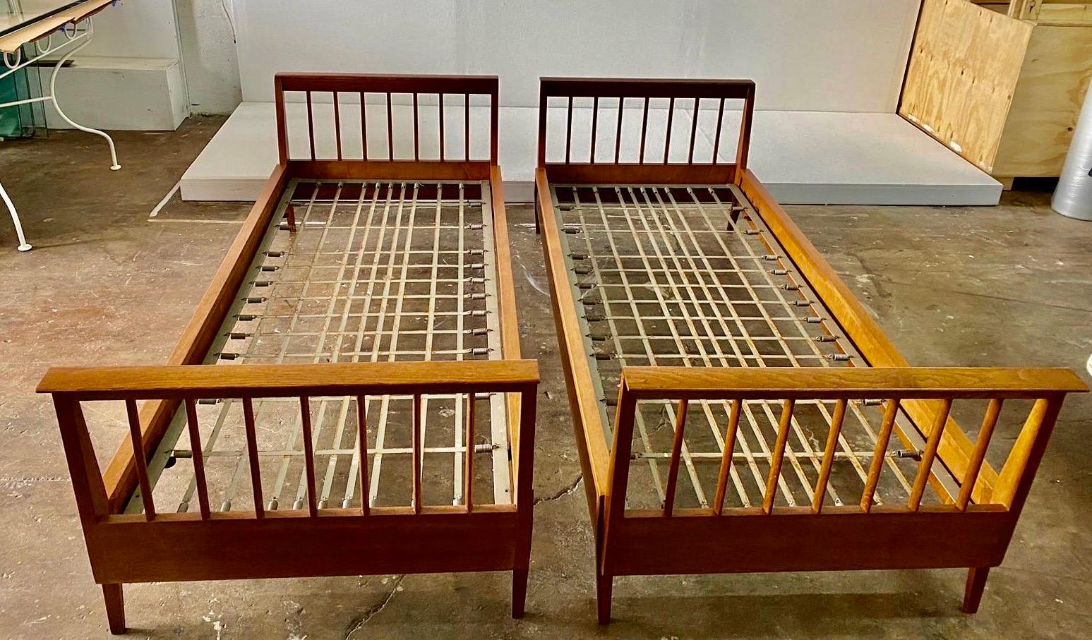 French 1950's Twin Size Daybed by René Gabriel - Two Available For Sale 3