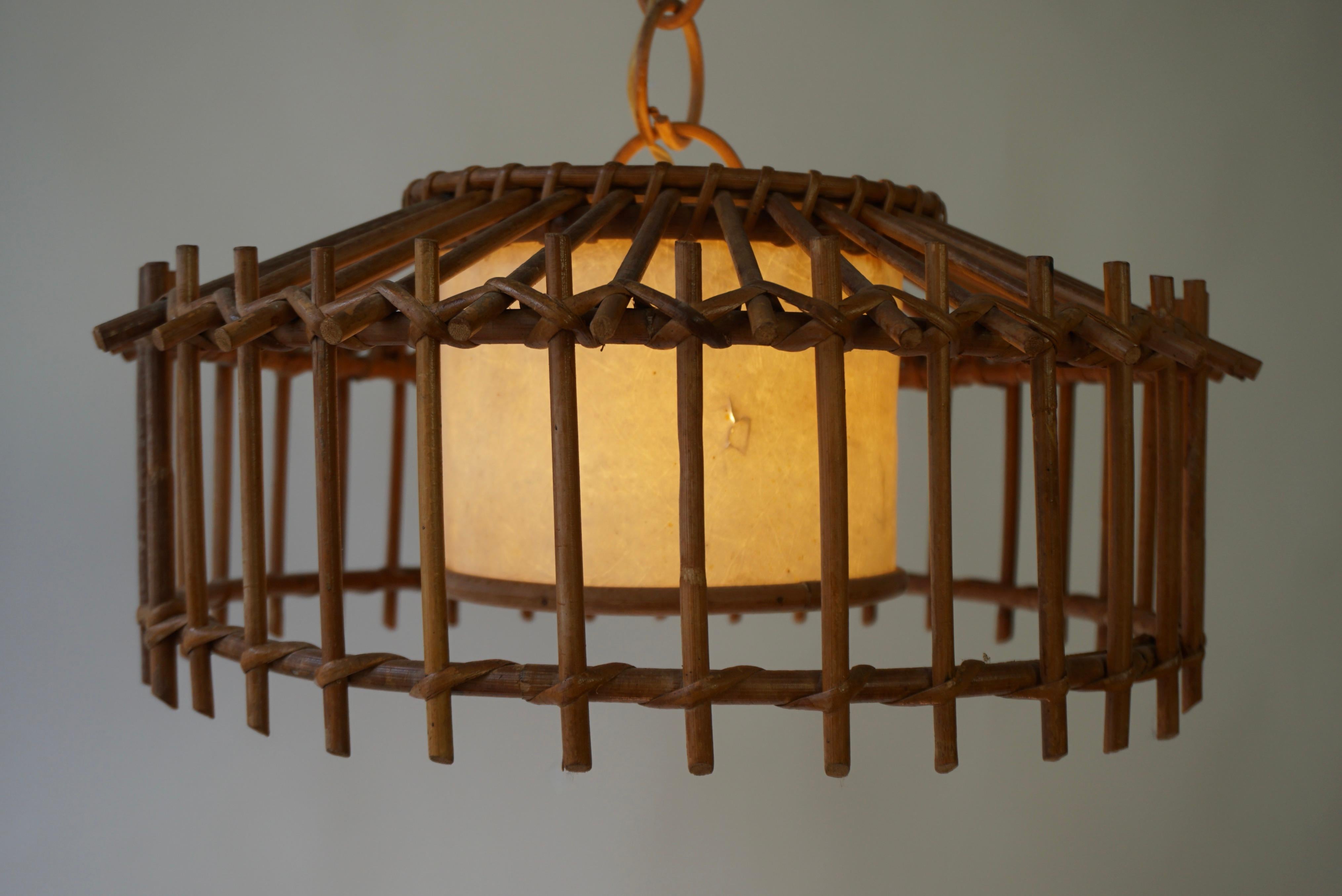 French 1950s Vintage Bamboo & Rattan Pendant Lamp For Sale 2